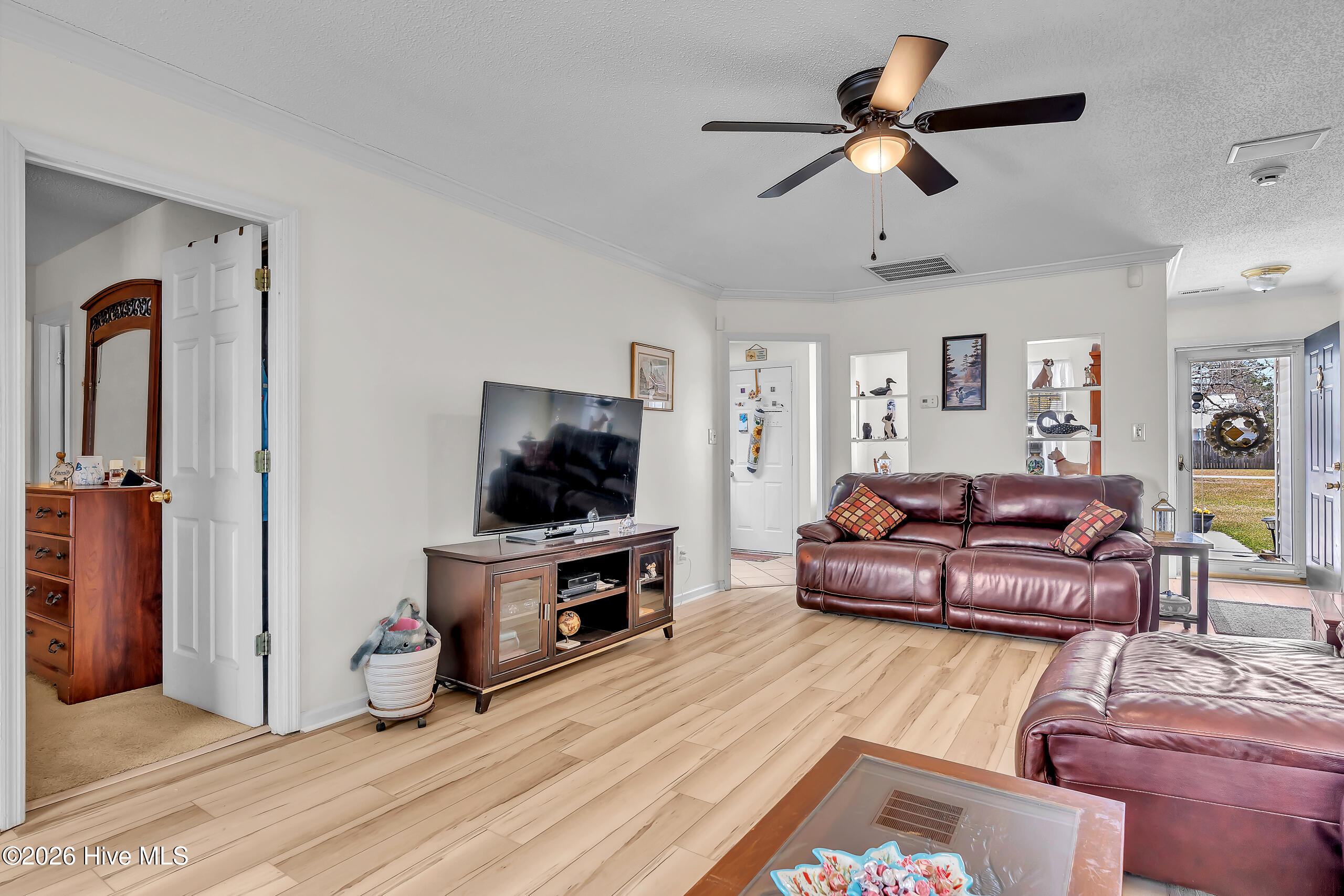 100563570 | Photo 19