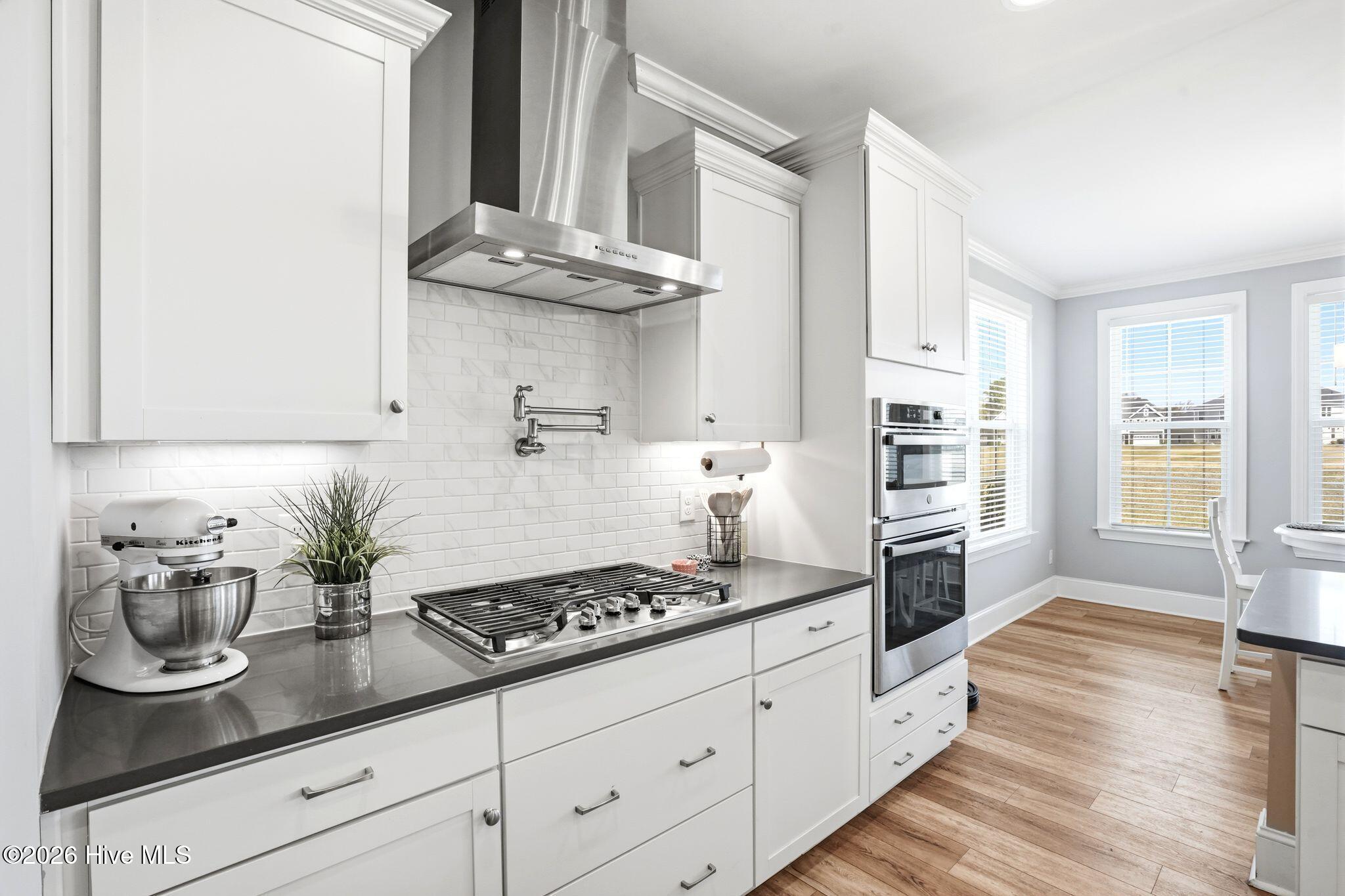 100563287 | Photo 33