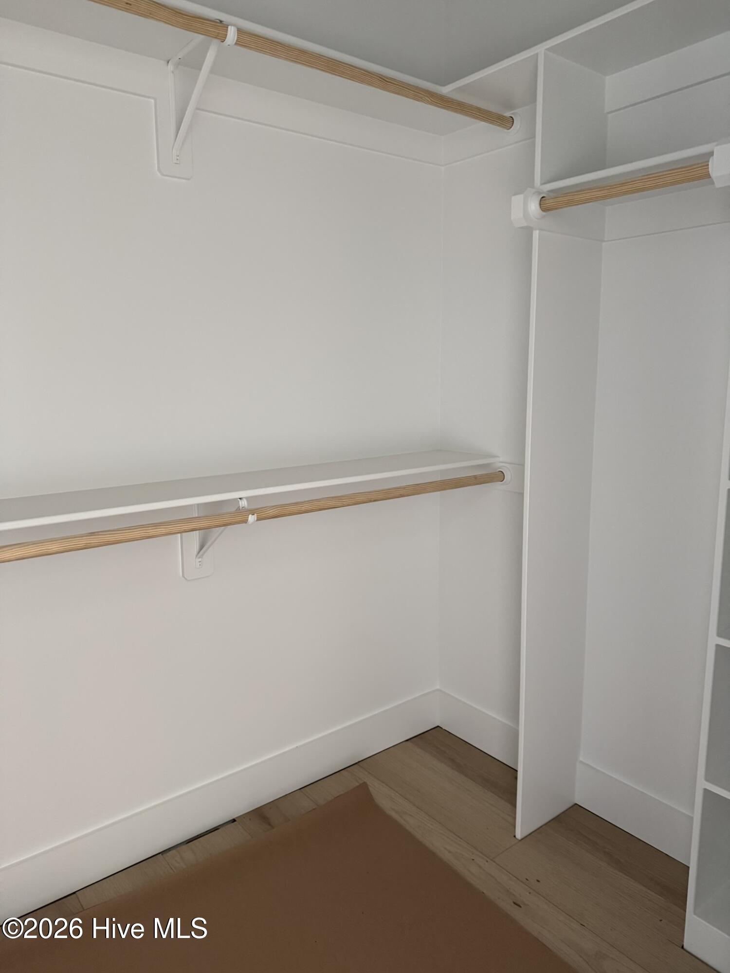 100557315 | Photo 12