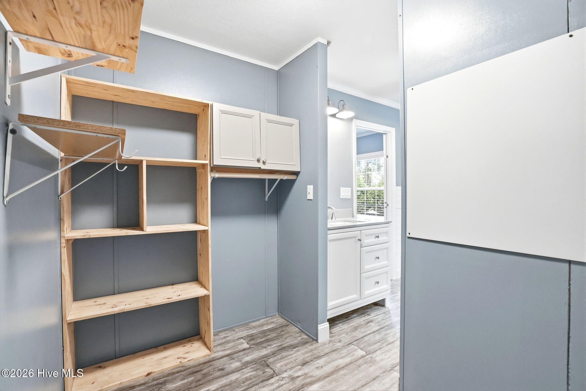 100570161 | Photo 16