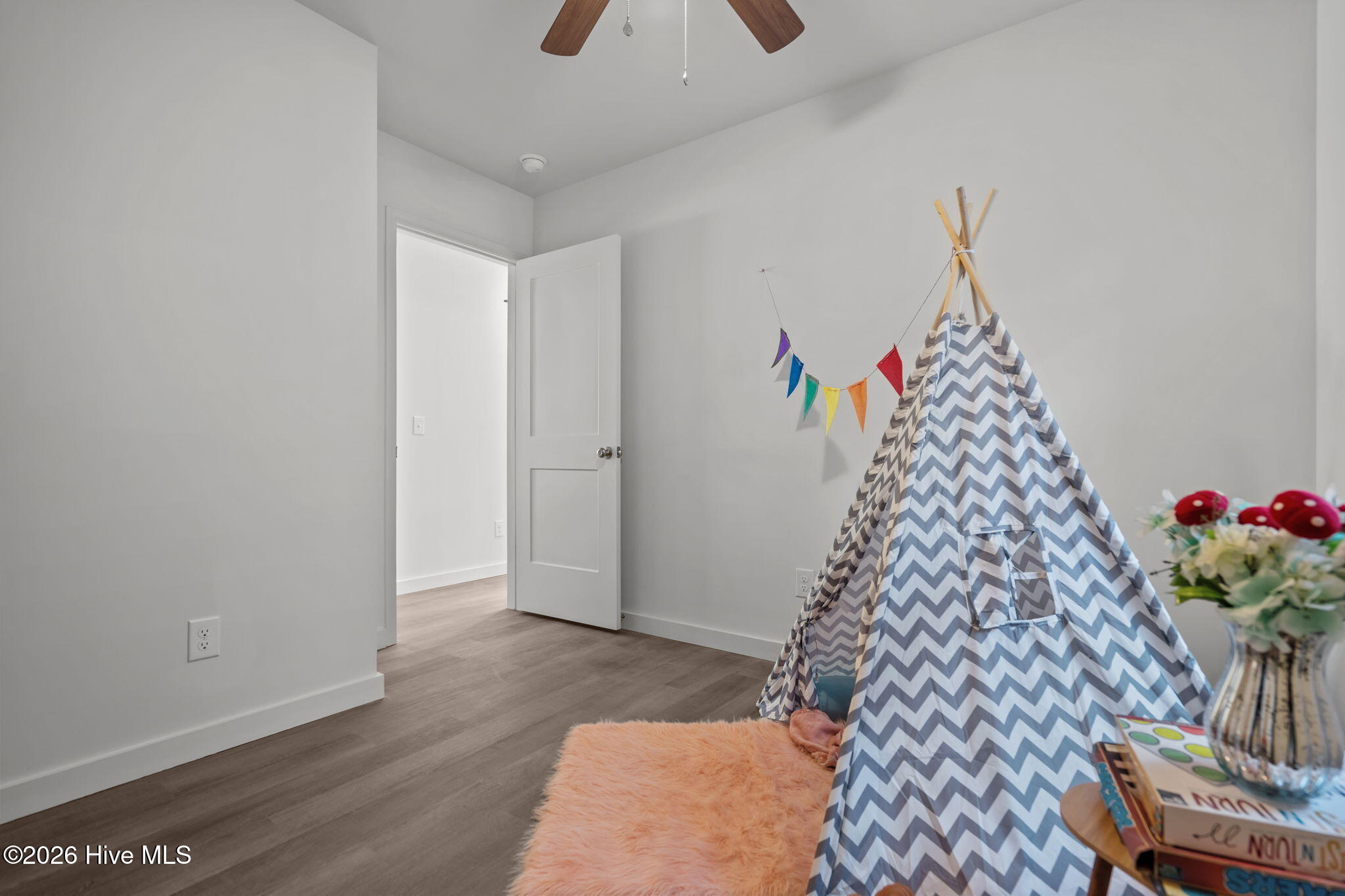 100550477 | Photo 16