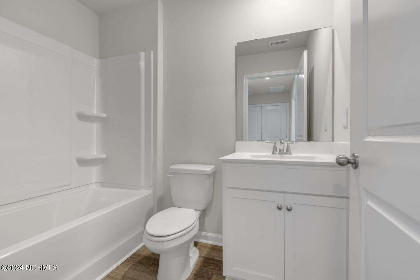 7098 Dunford Road Unit 130, Leland, NC 28451 – photo 18: Secondary Bathroom