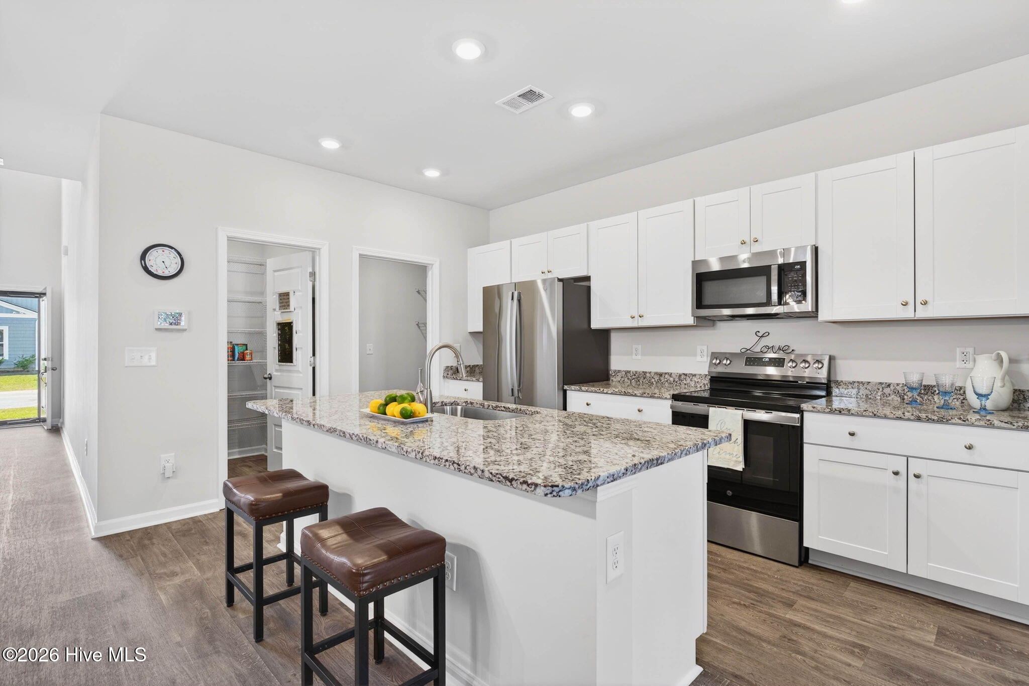 100564672 | Photo 10