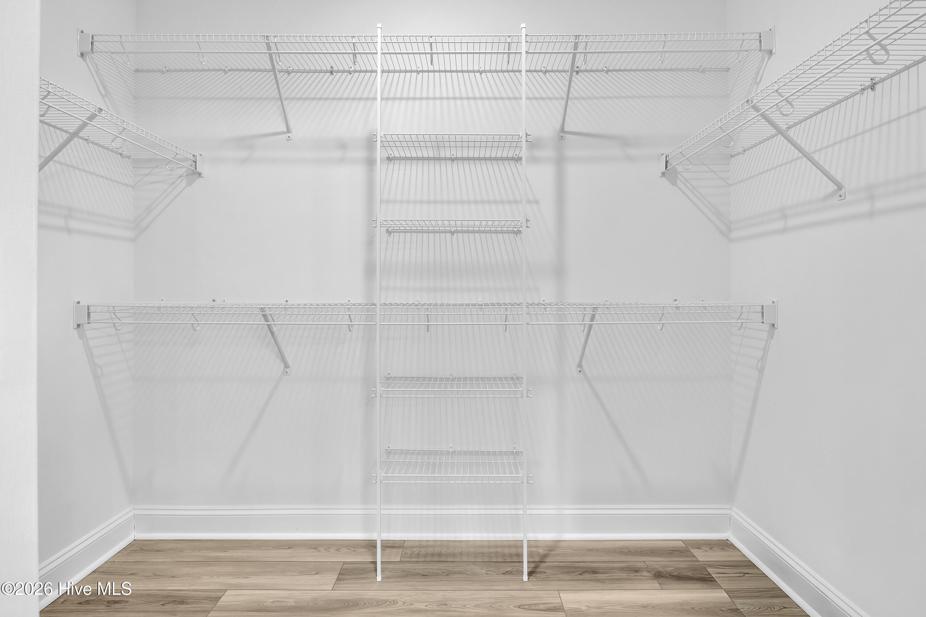 100552787 | Photo 36