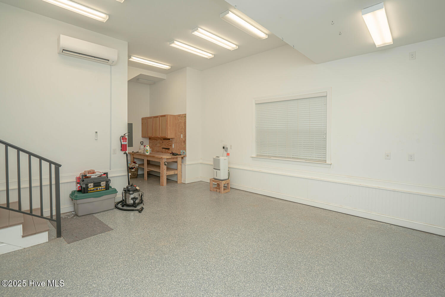 100558070 | Photo 48