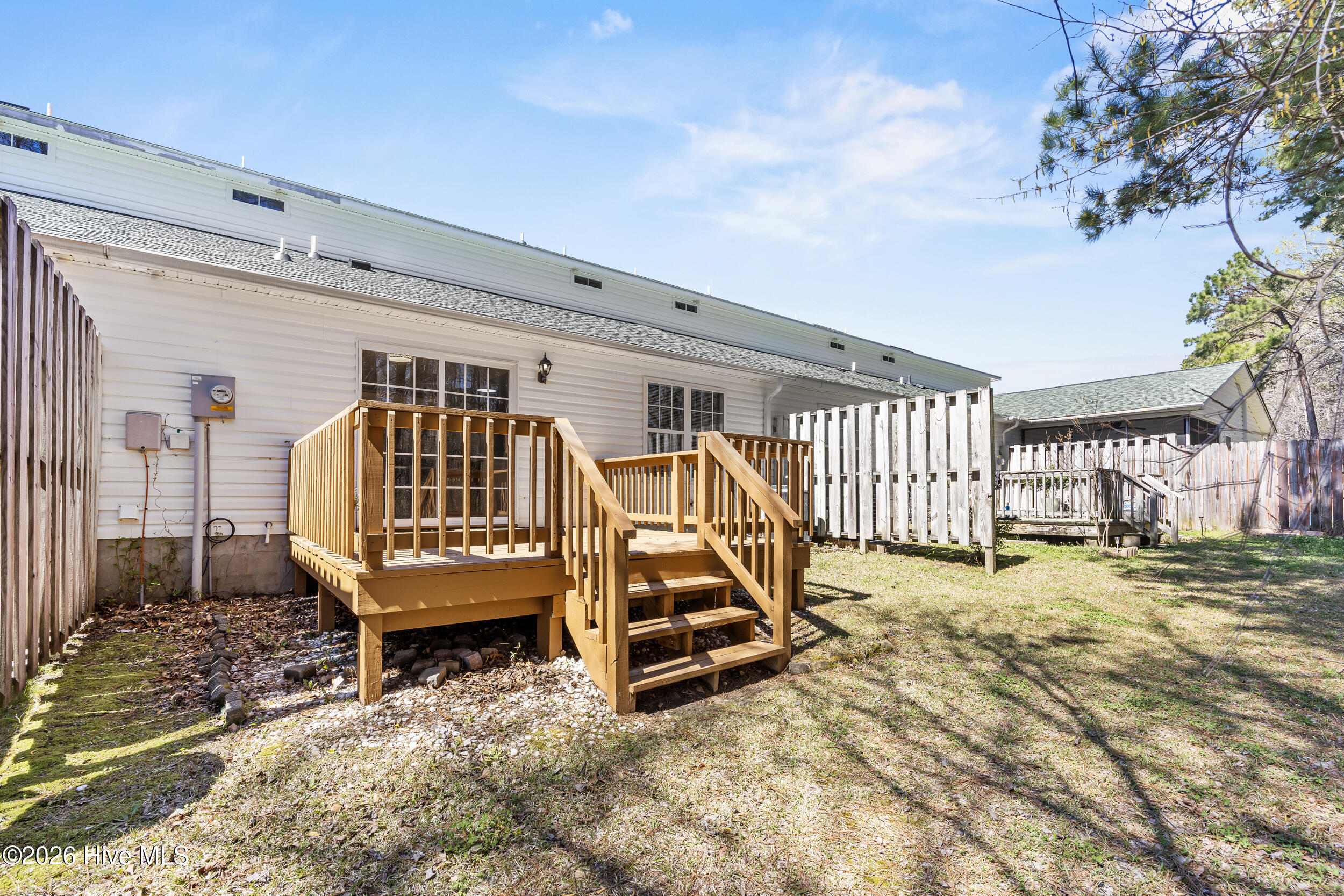 100561186 | Photo 31