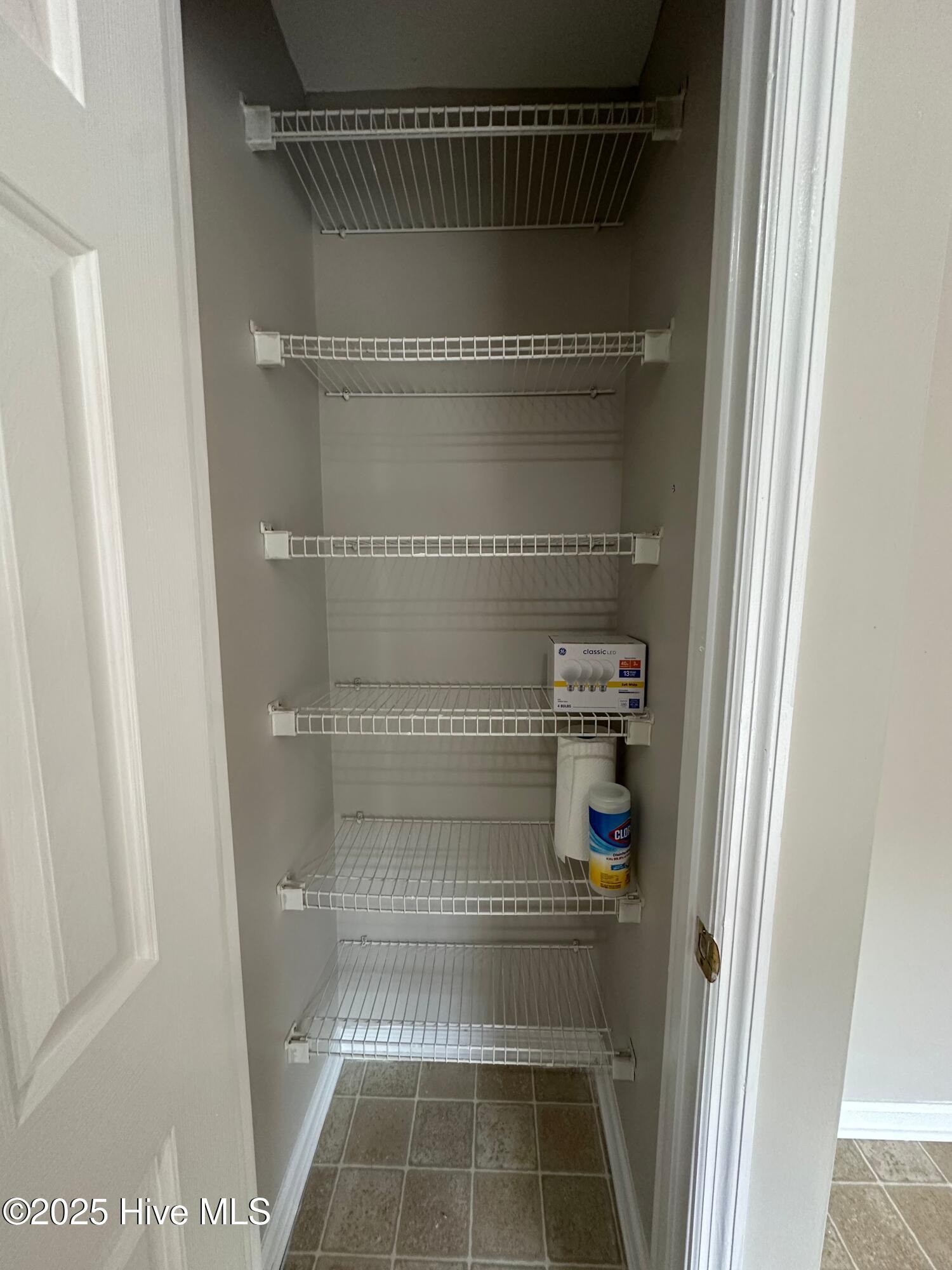 100533896 | Photo 14