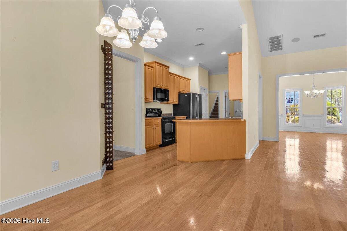 100569829 | Photo 25