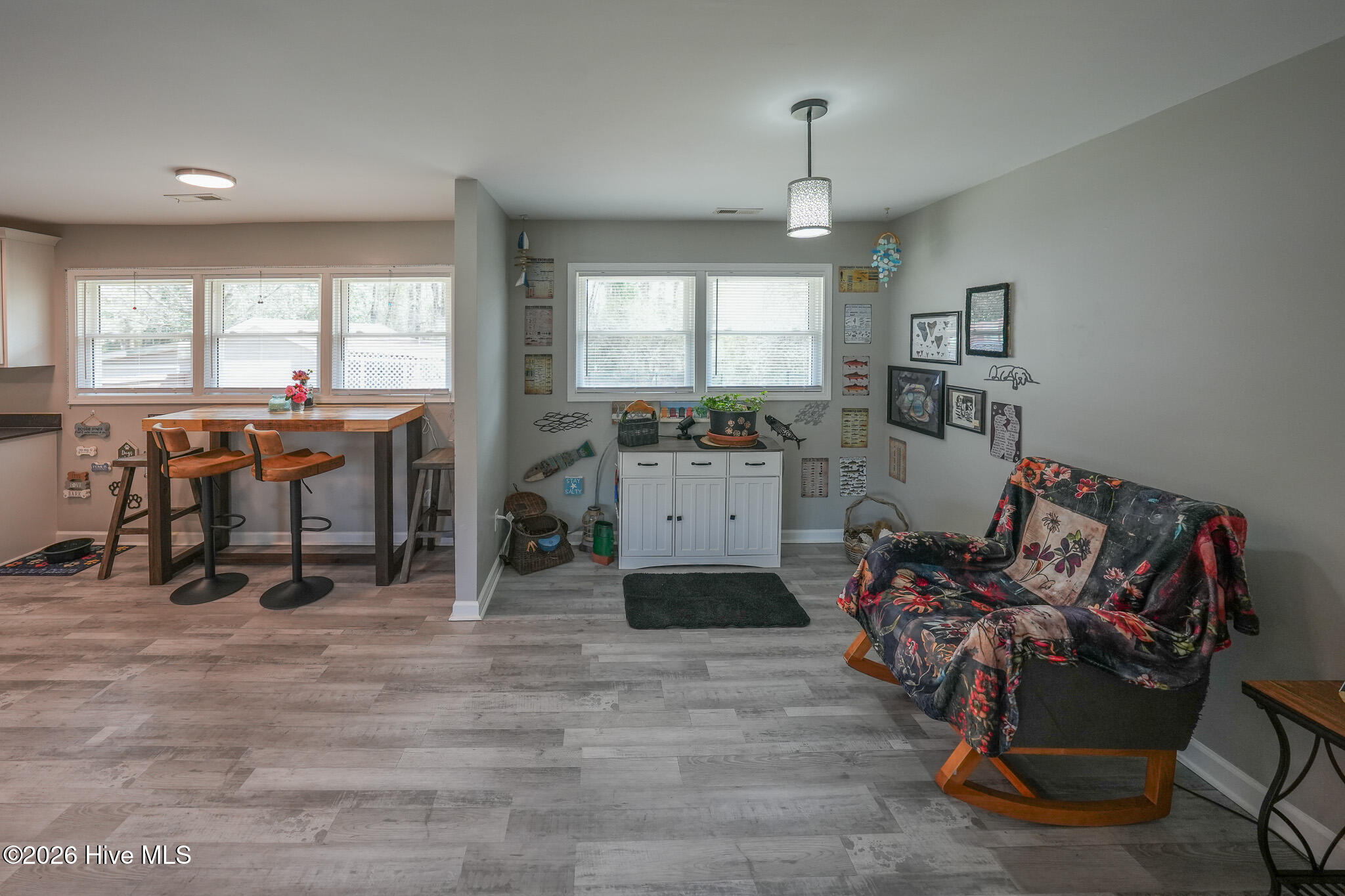 100558705 | Photo 12