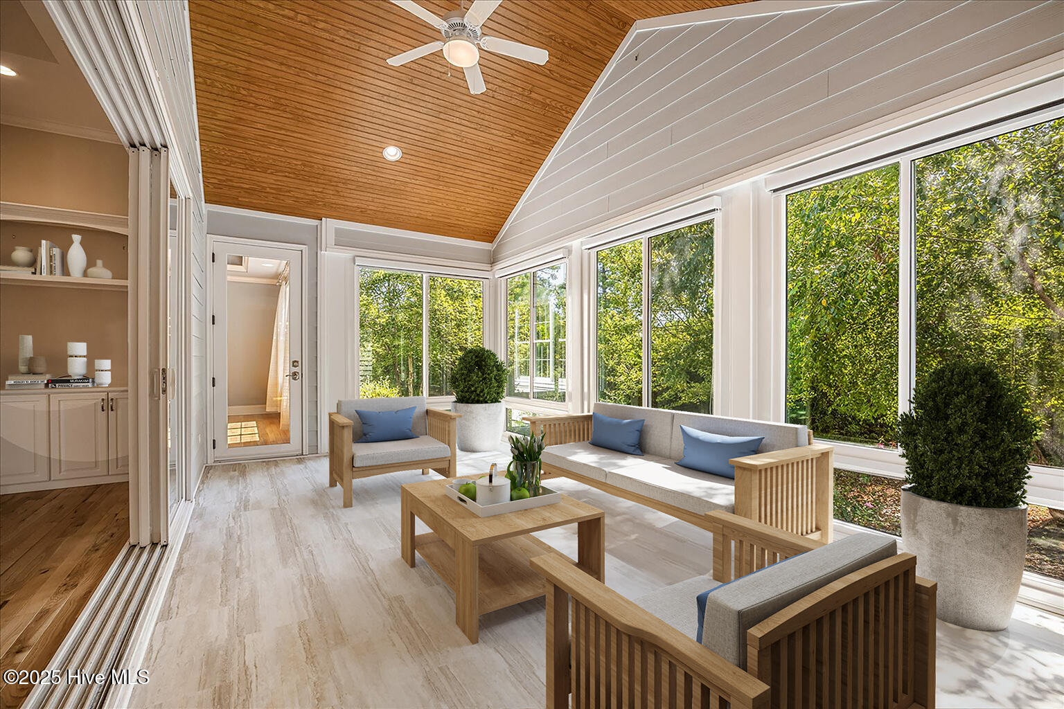 100529543 | Photo 22