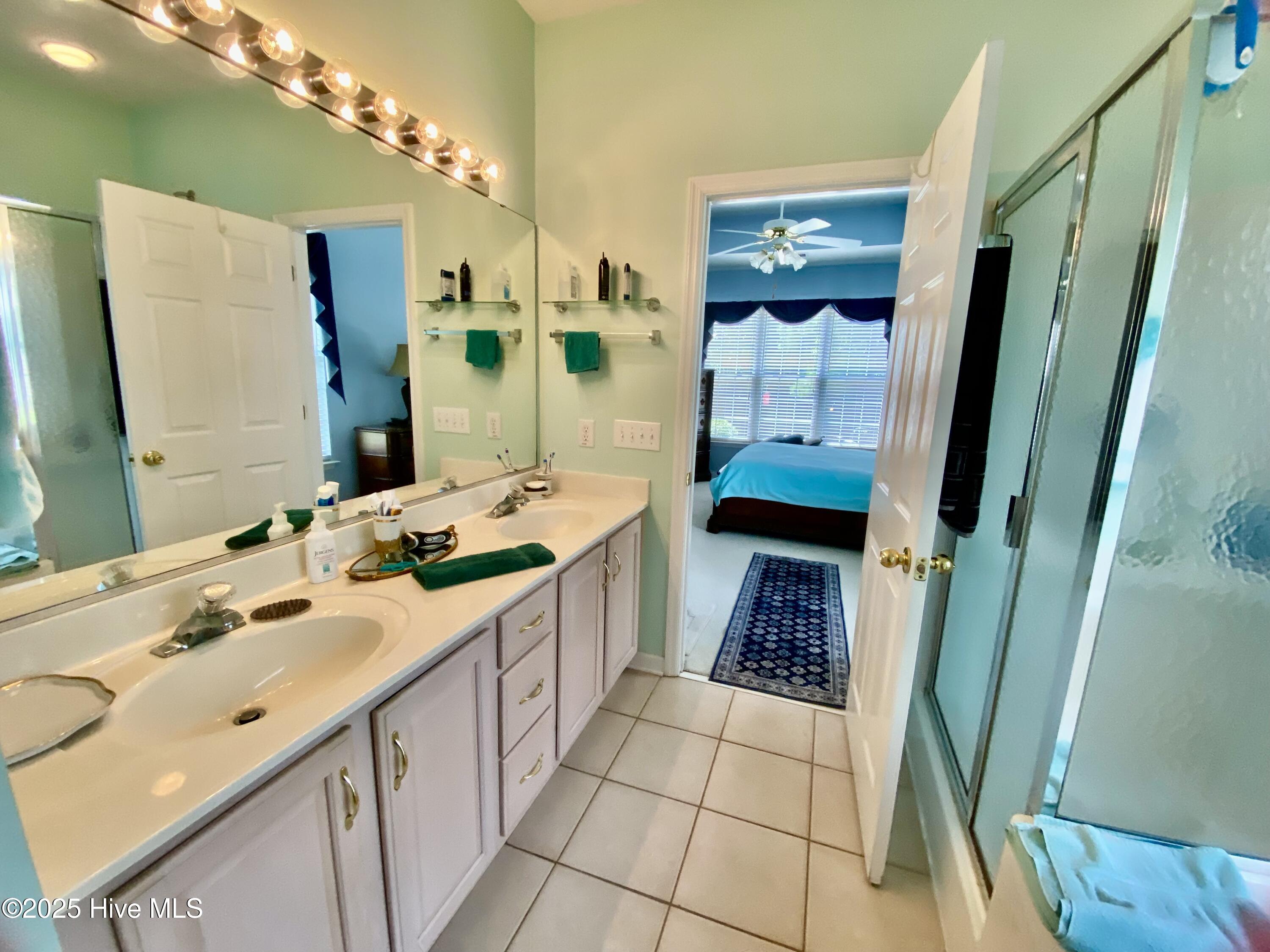 100539119 | Photo 22