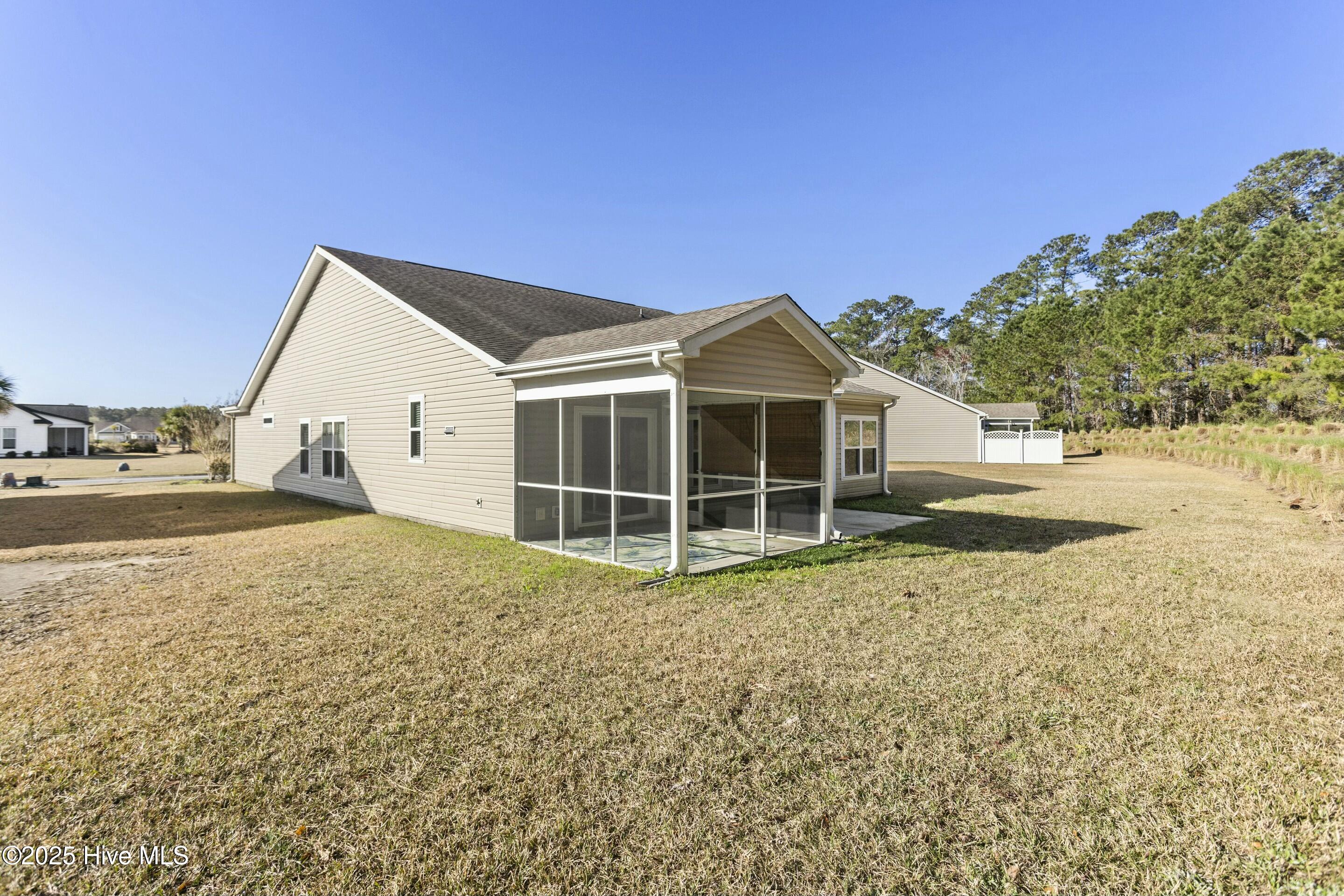 100494630 | Photo 40