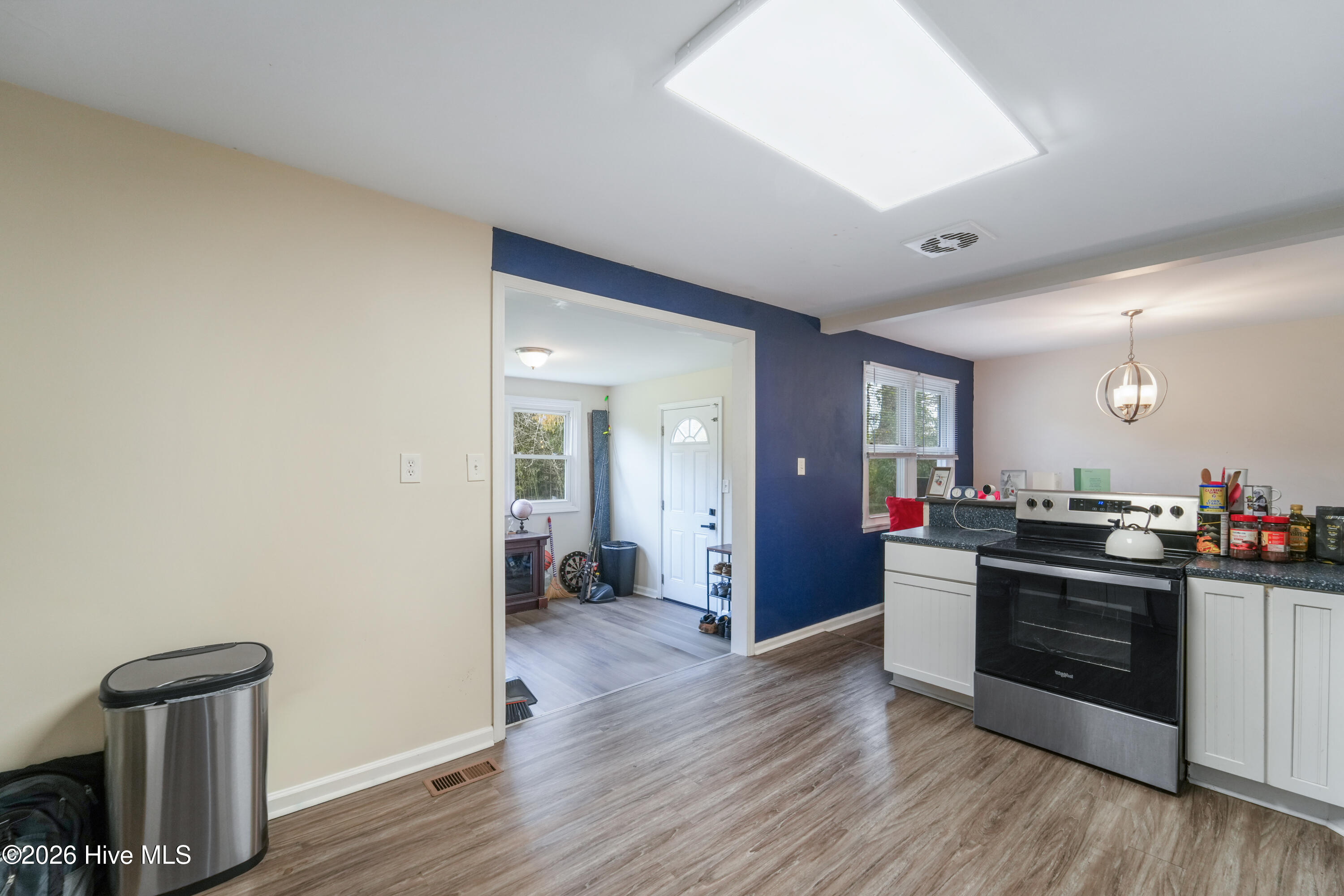 100561958 | Photo 15