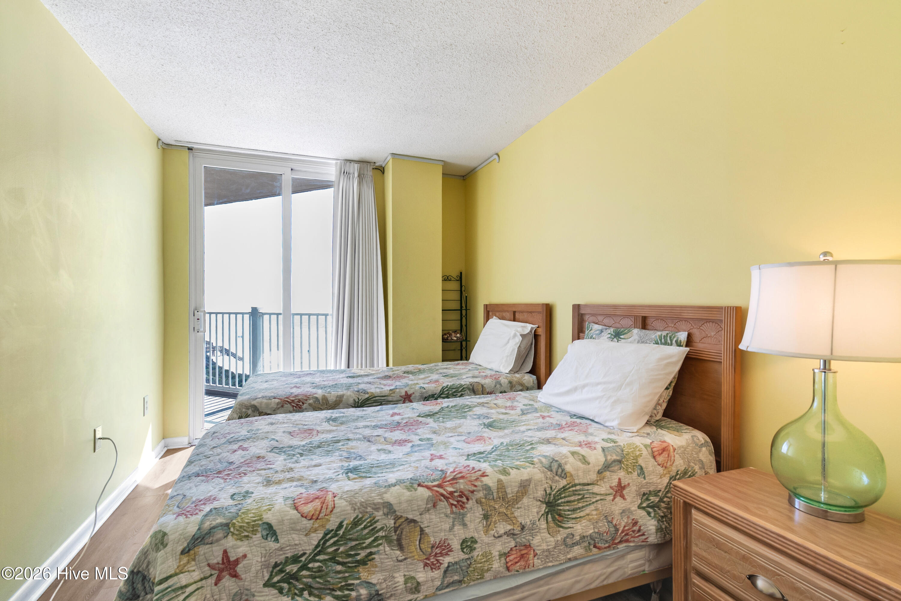 100567580 | Photo 13