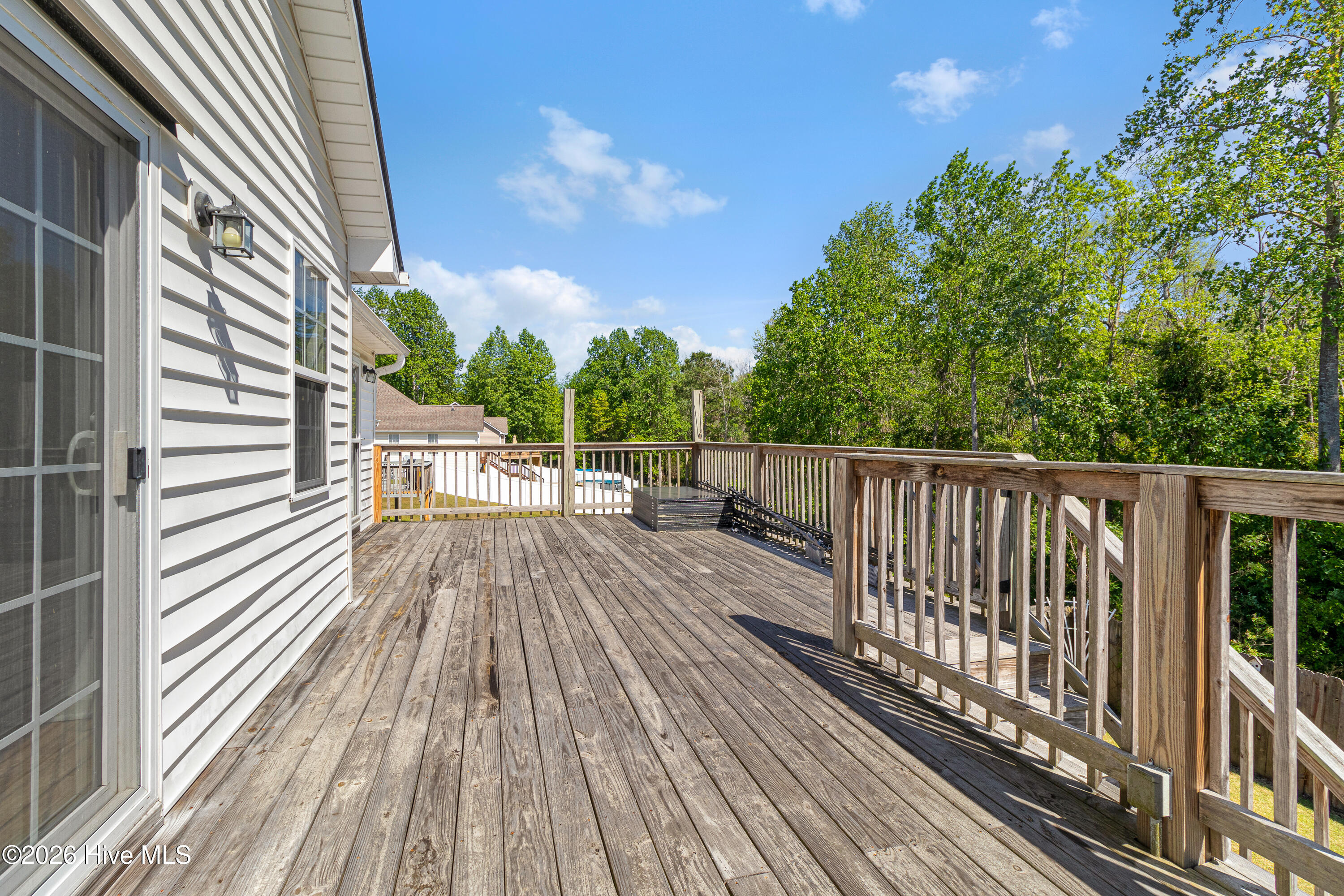 100570651 | Photo 27