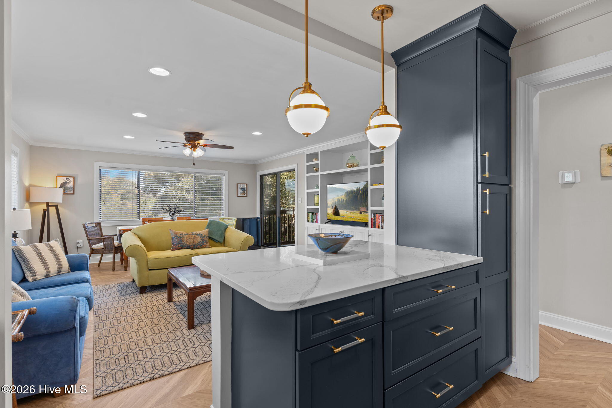 100558305 | Photo 16