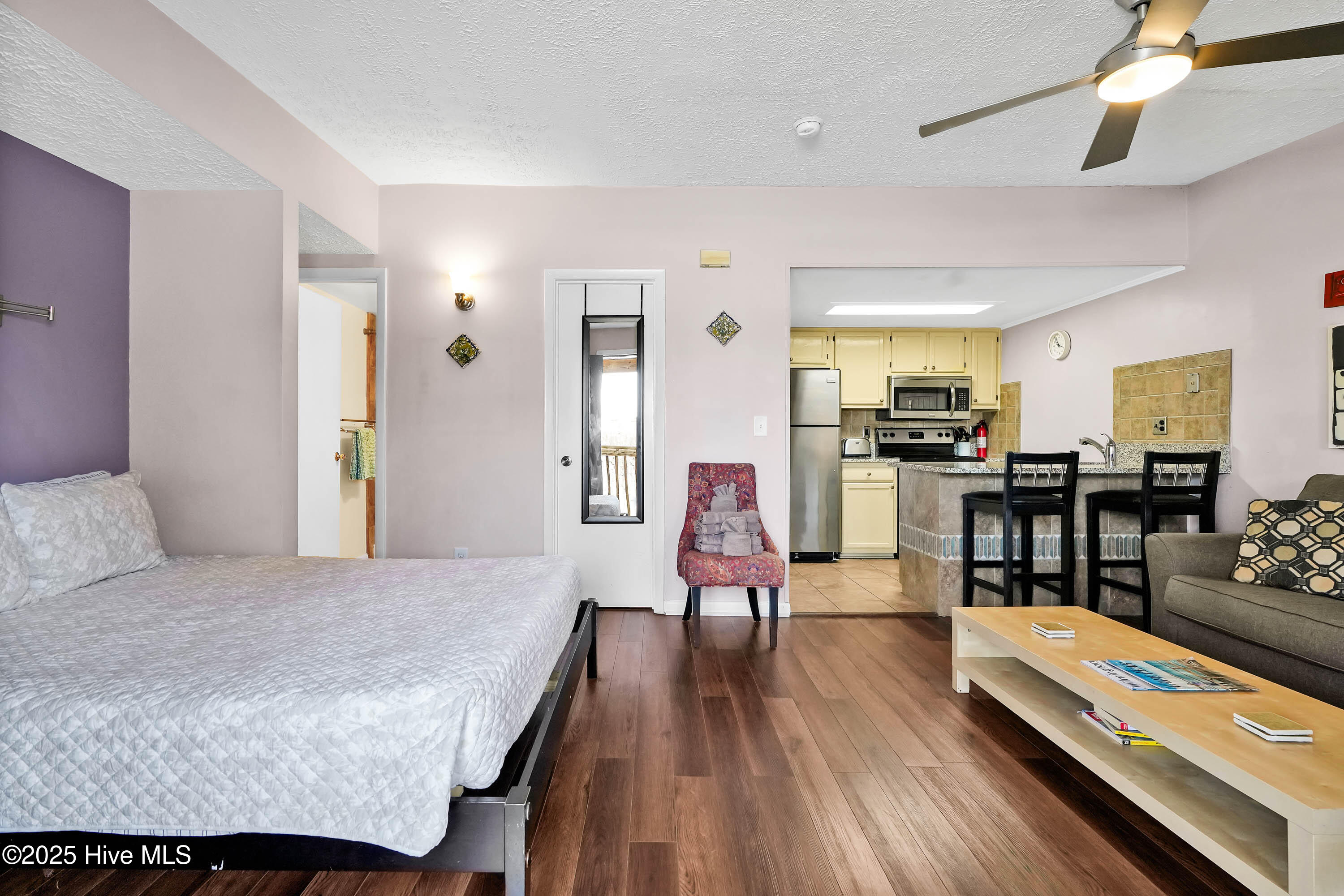 100491115 | Photo 11