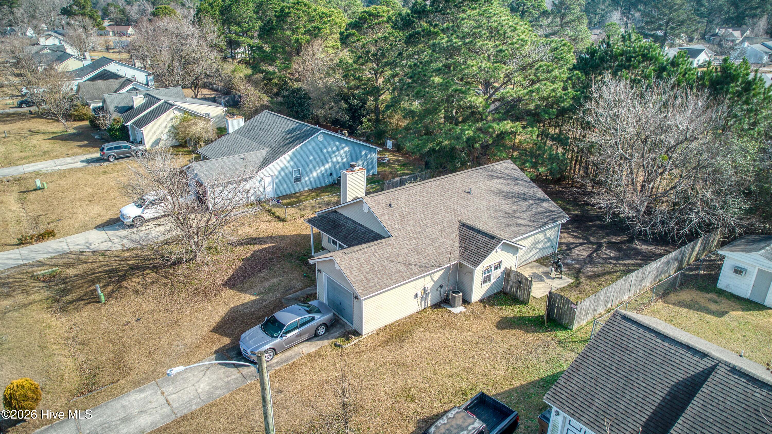 100548302 | Photo 23