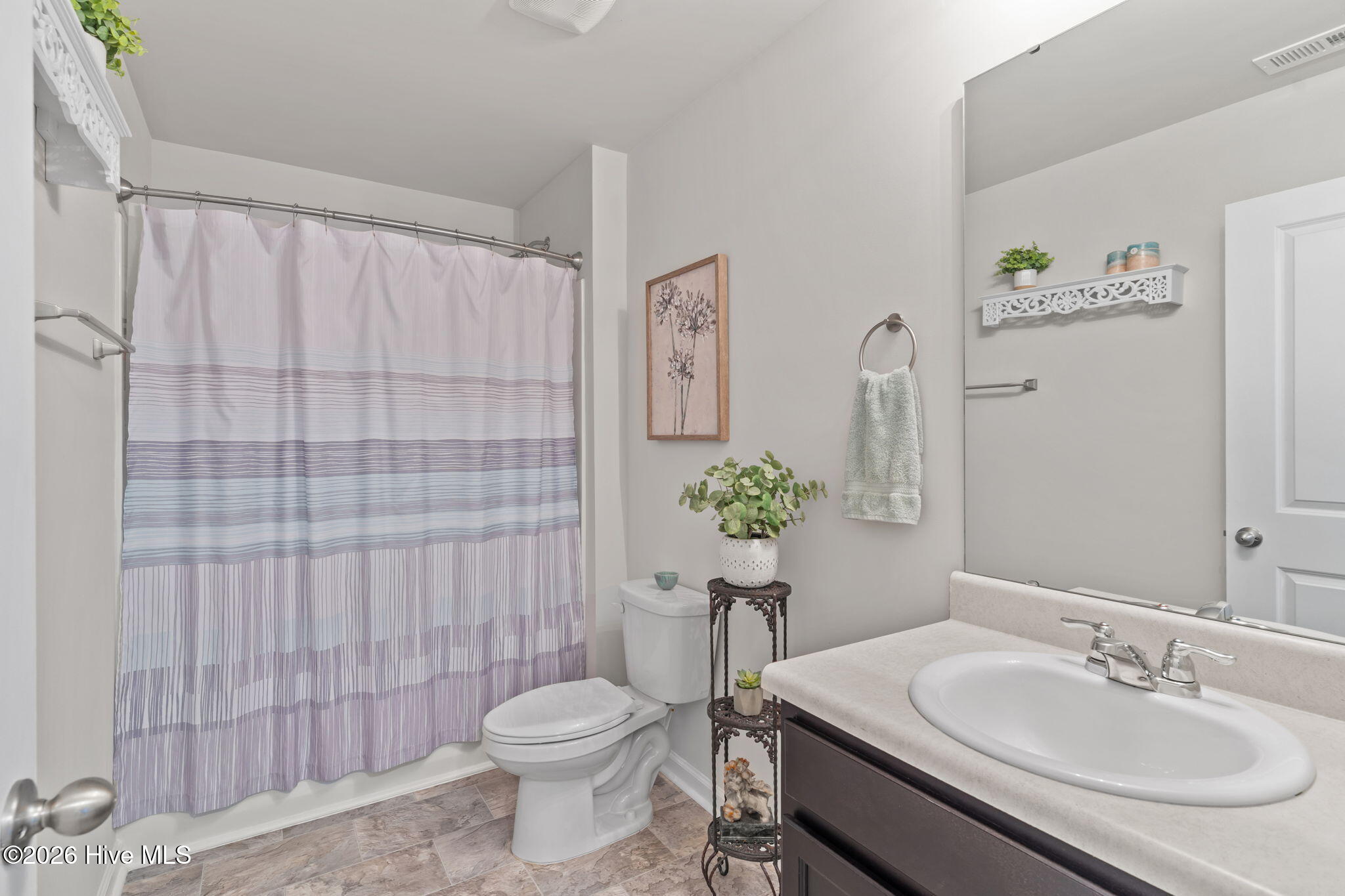 100564485 | Photo 32