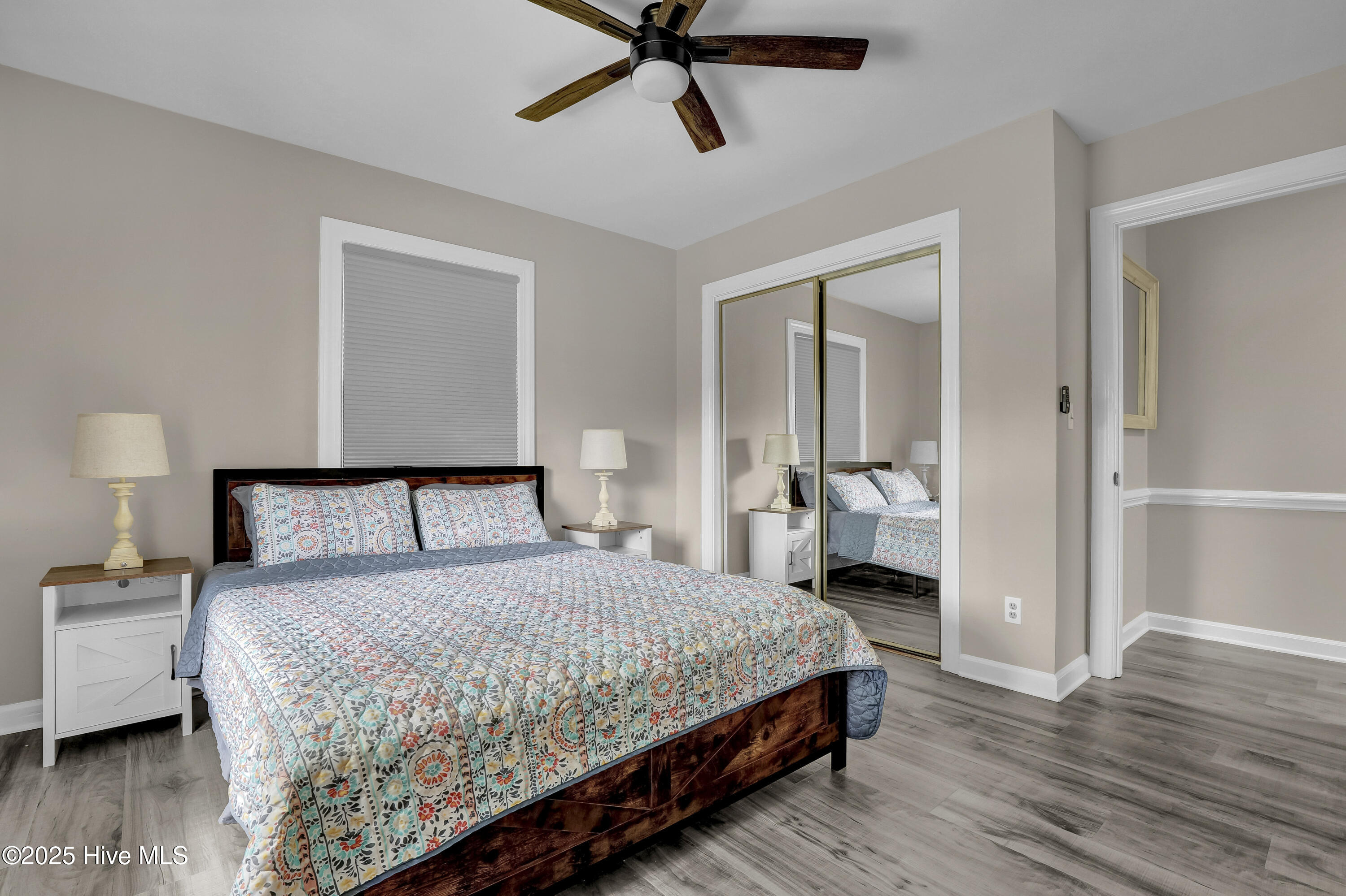 100566321 | Photo 14