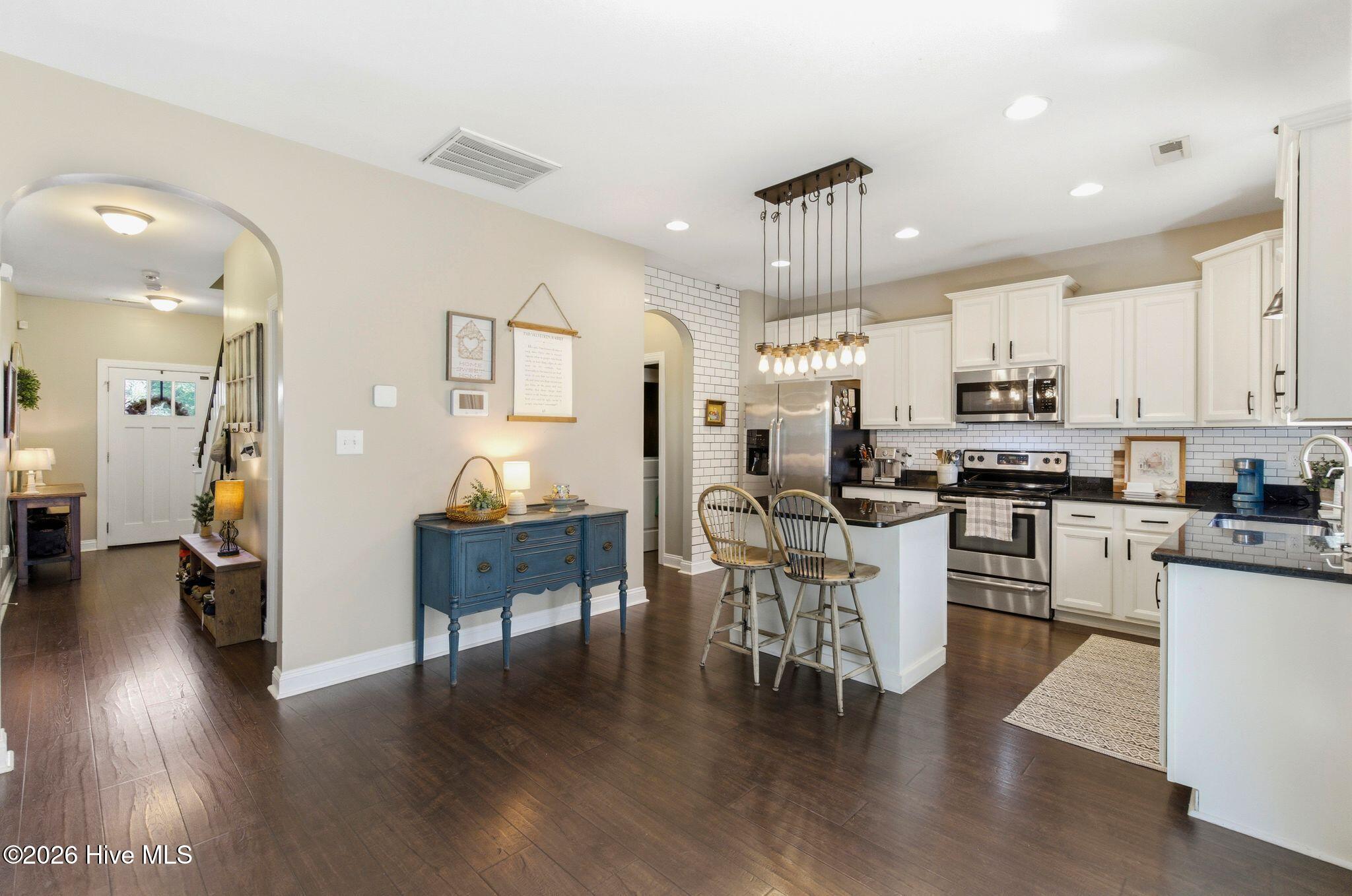 100568404 | Photo 18