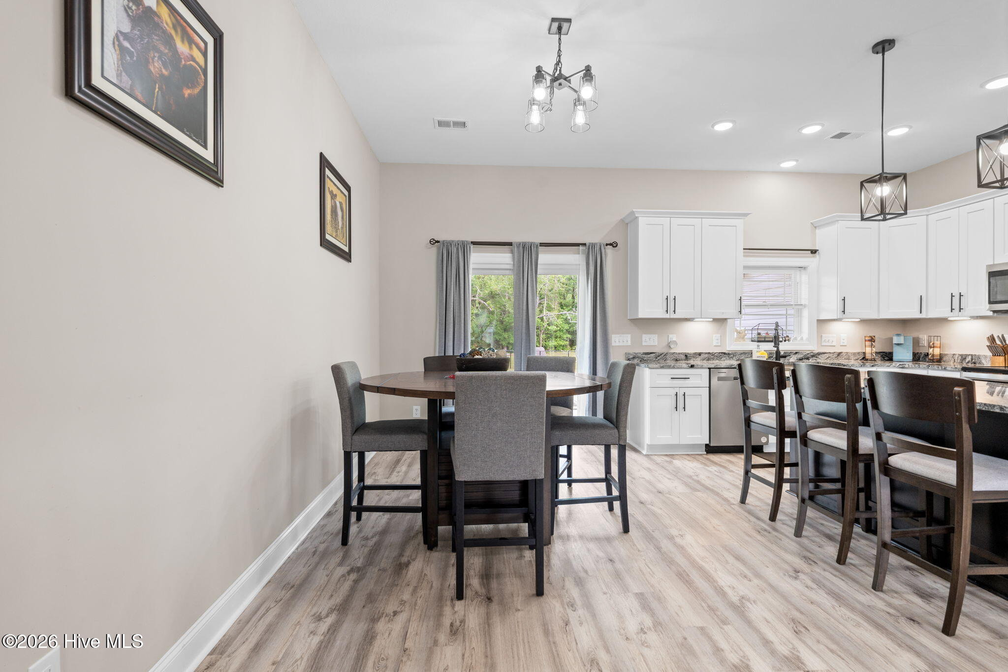 100565582 | Photo 15