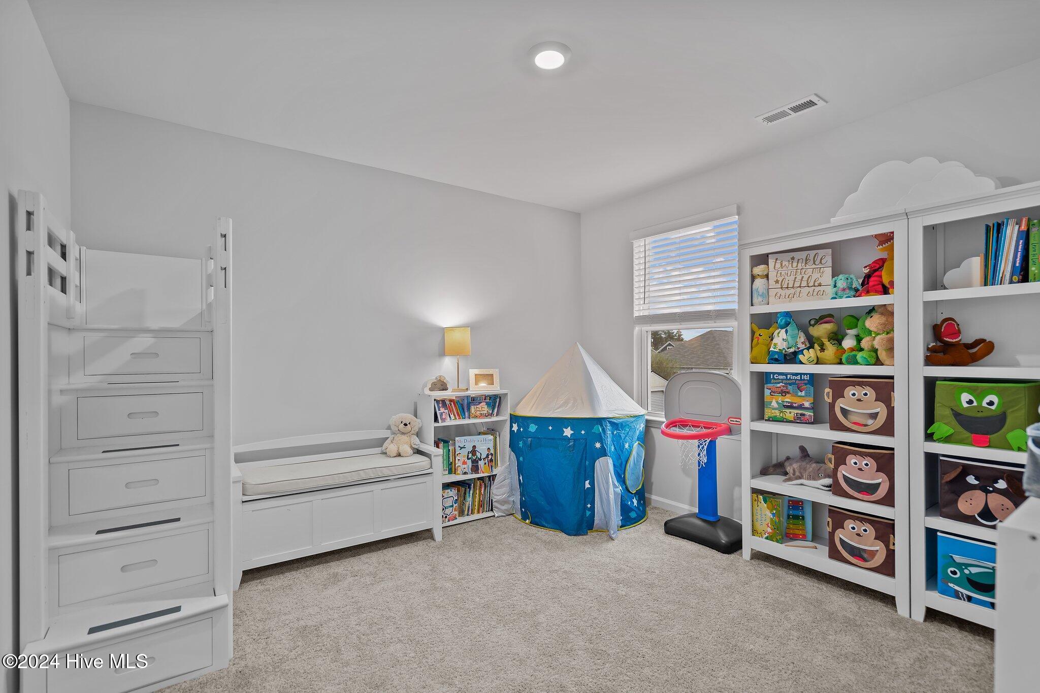 100557266 | Photo 24