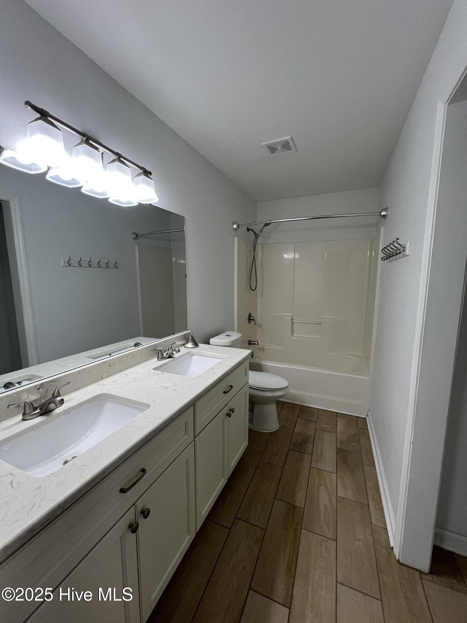 100528516 | Photo 10