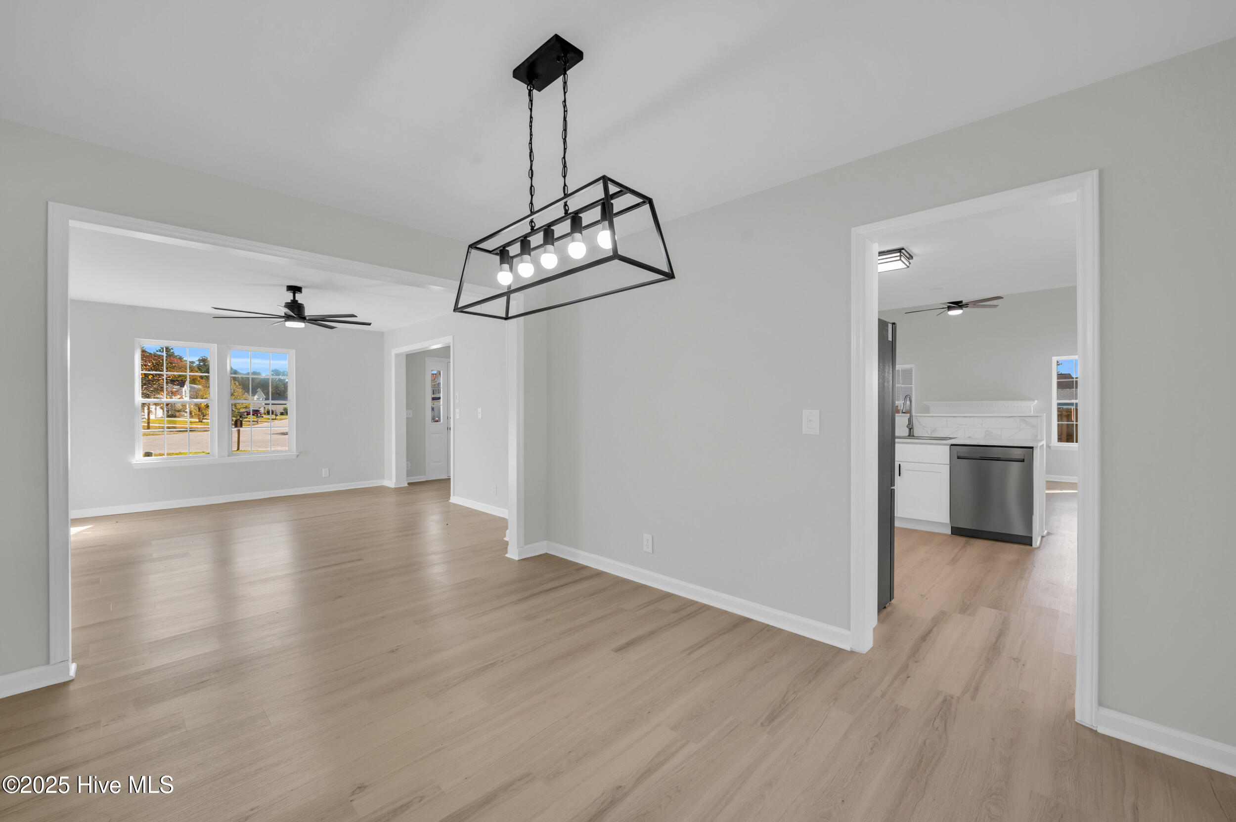 100540827 | Photo 11