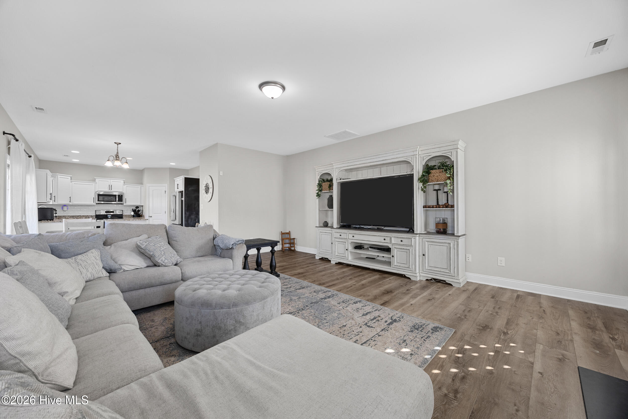 100564853 | Photo 22