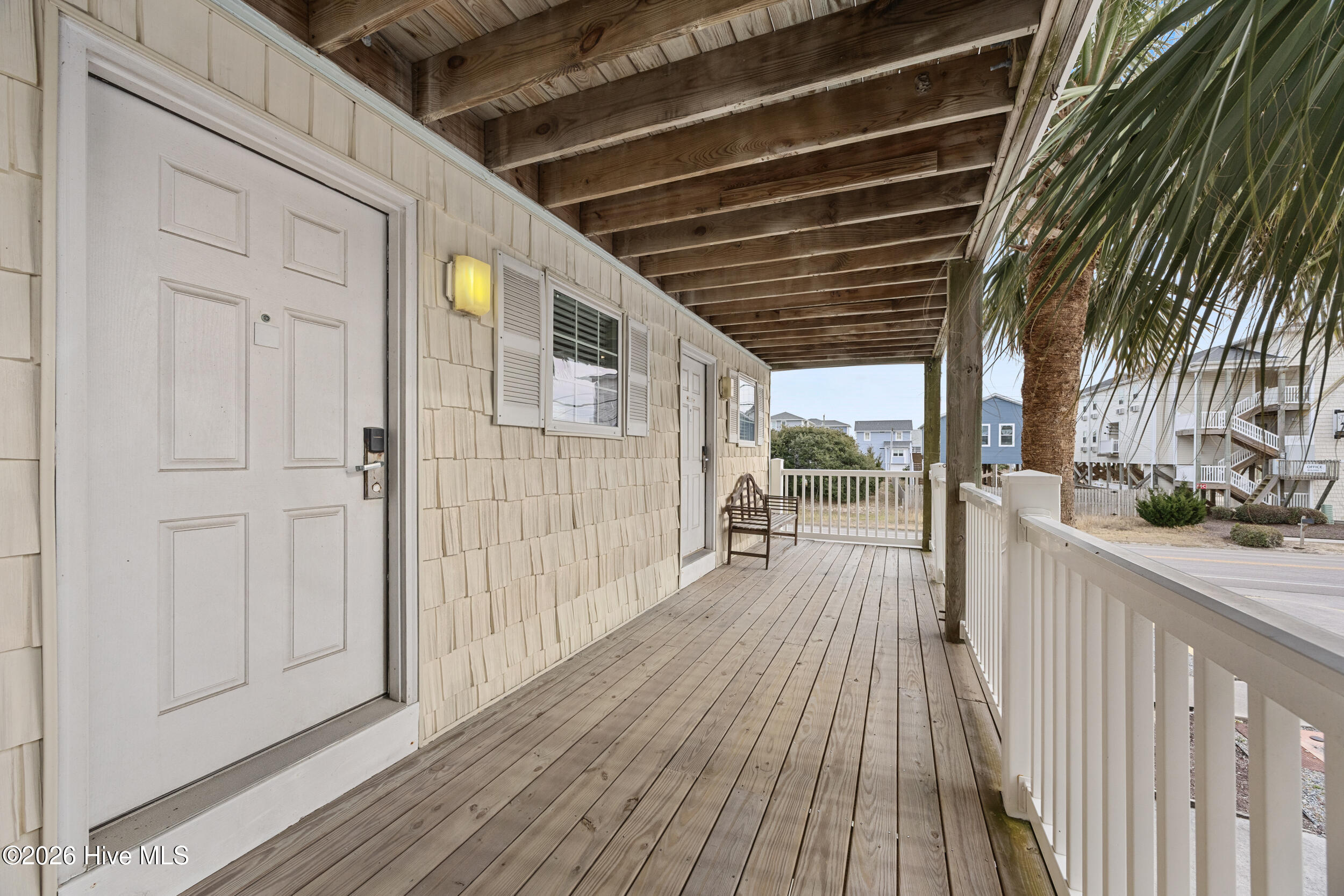 100552950 | Photo 14