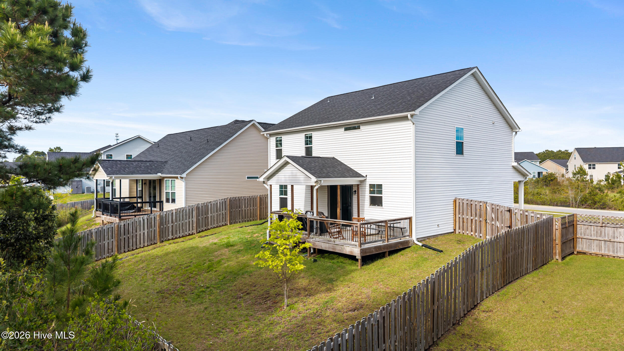 100565604 | Photo 36