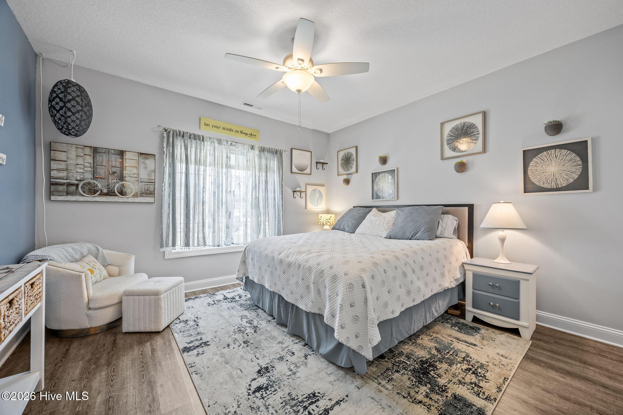 100563665 | Photo 34