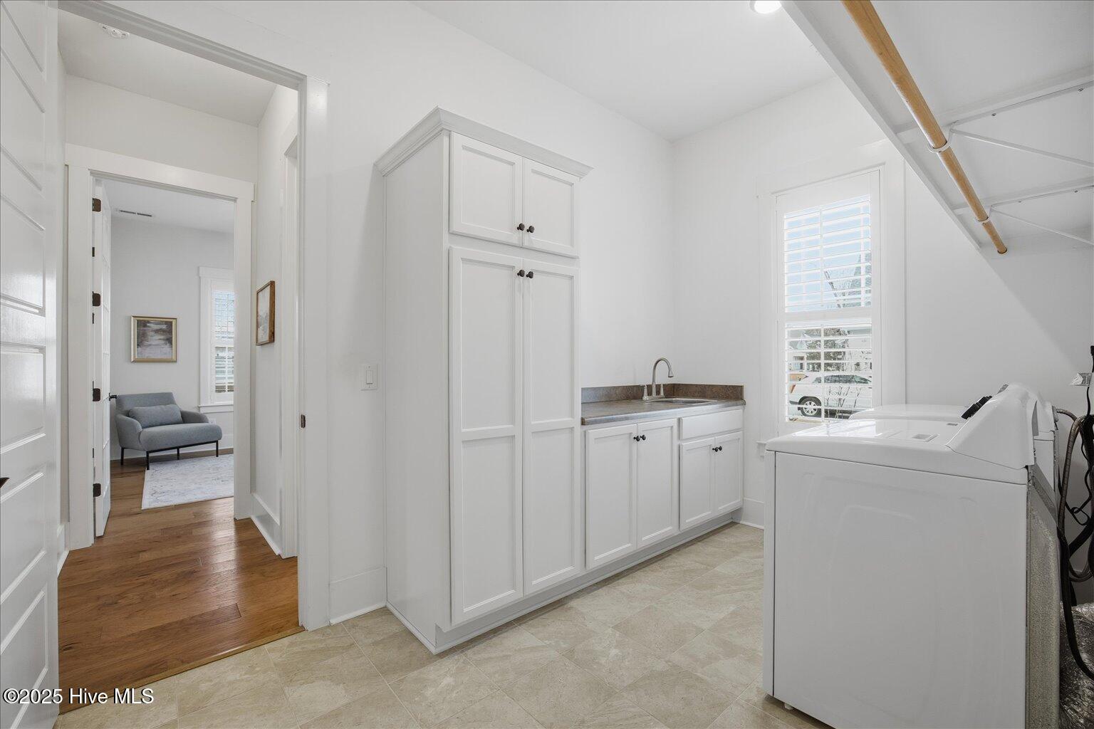 100536924 | Photo 36