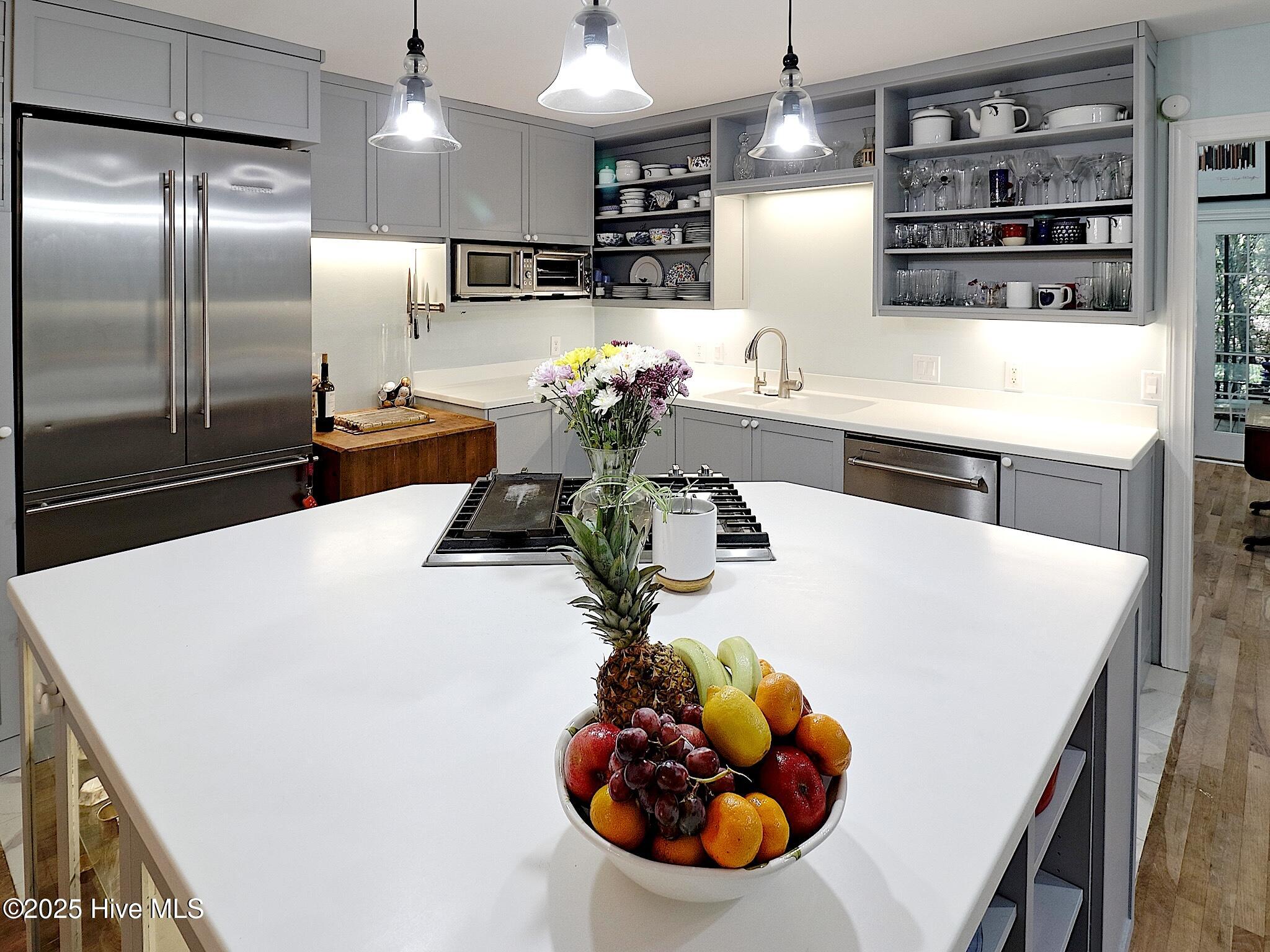 100504796 | Photo 22