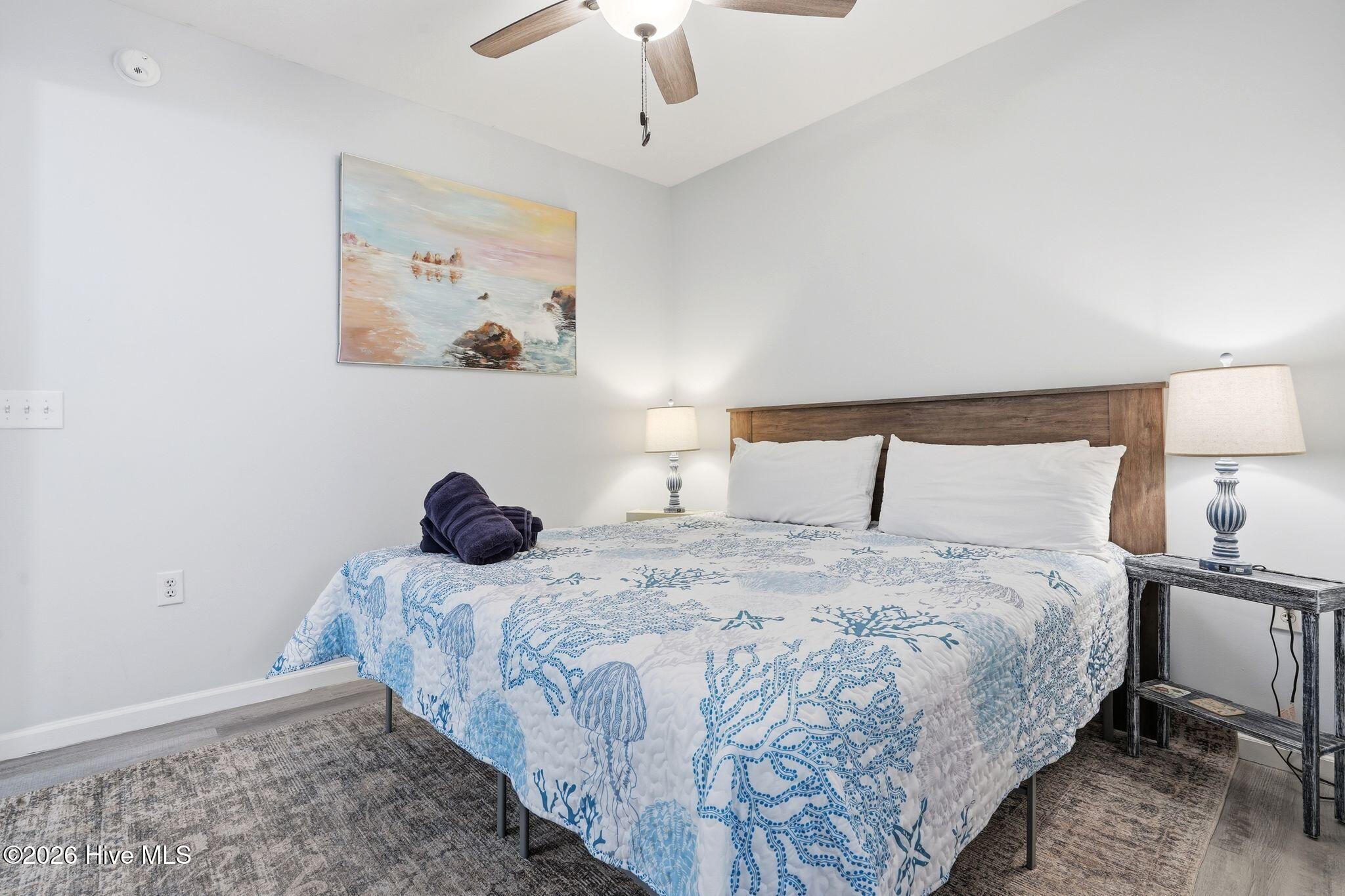 100555111 | Photo 25