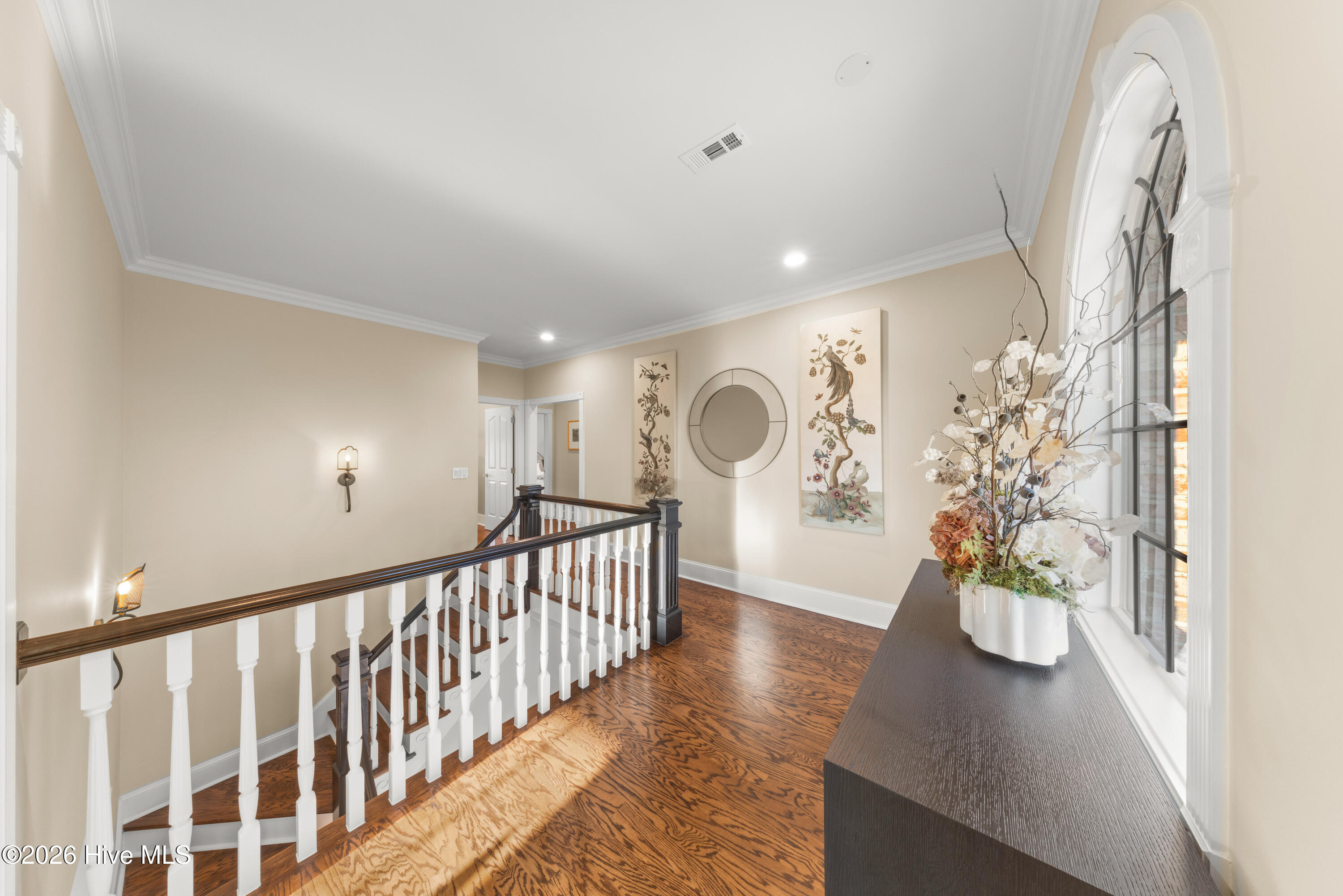 100549832 | Photo 30