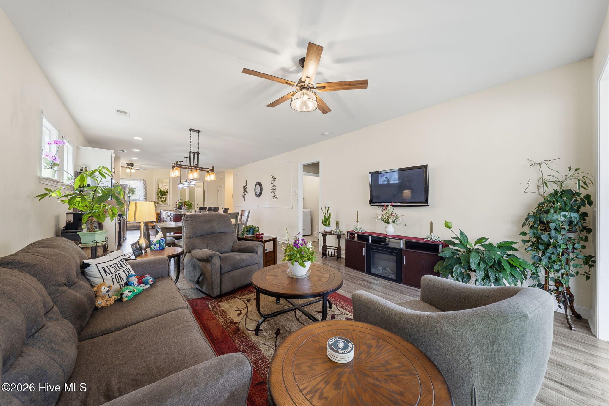 100565858 | Photo 26