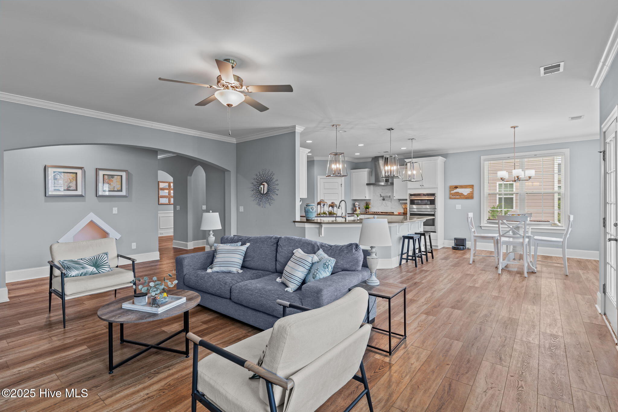 100525303 | Photo 32