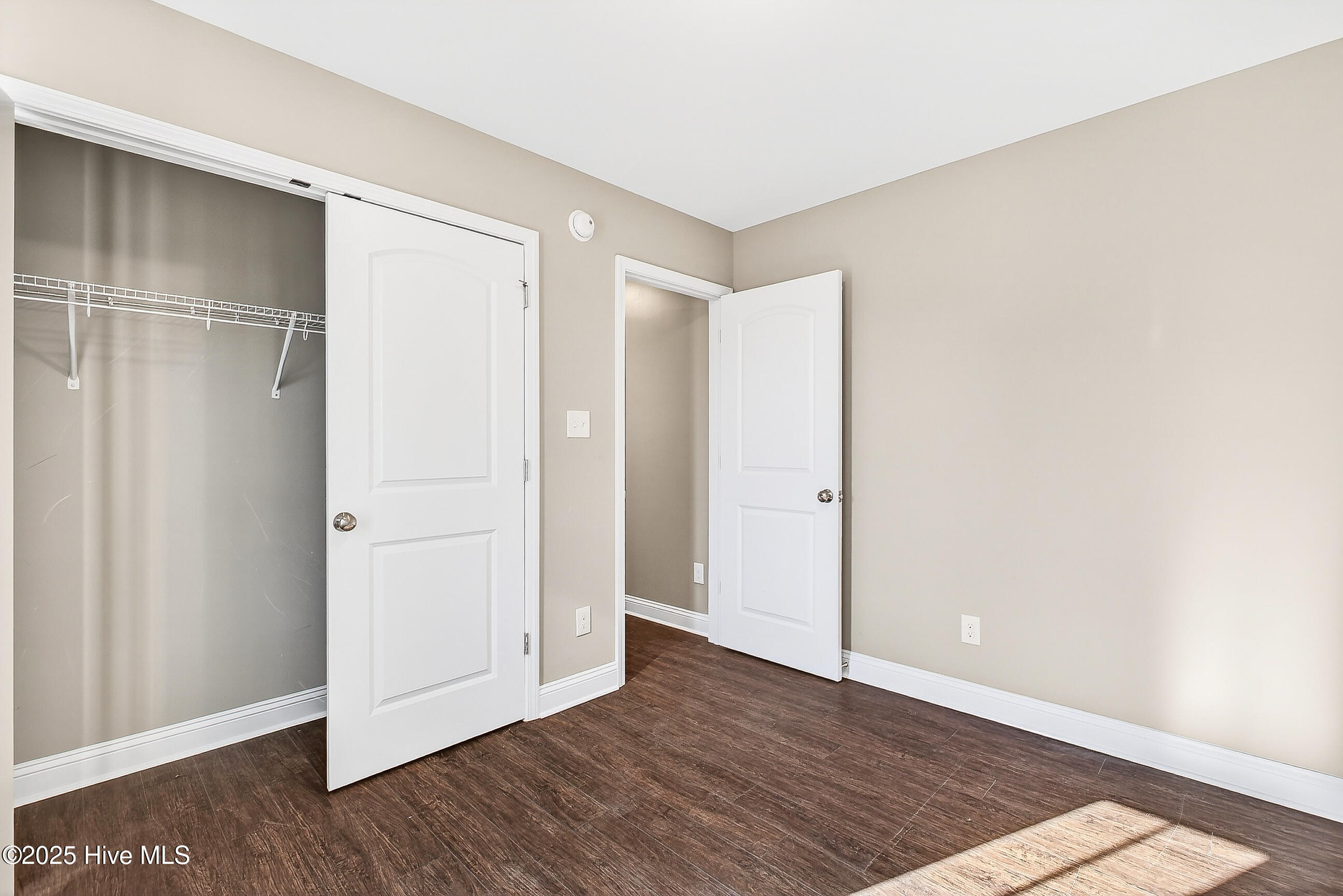 100545699 | Photo 37