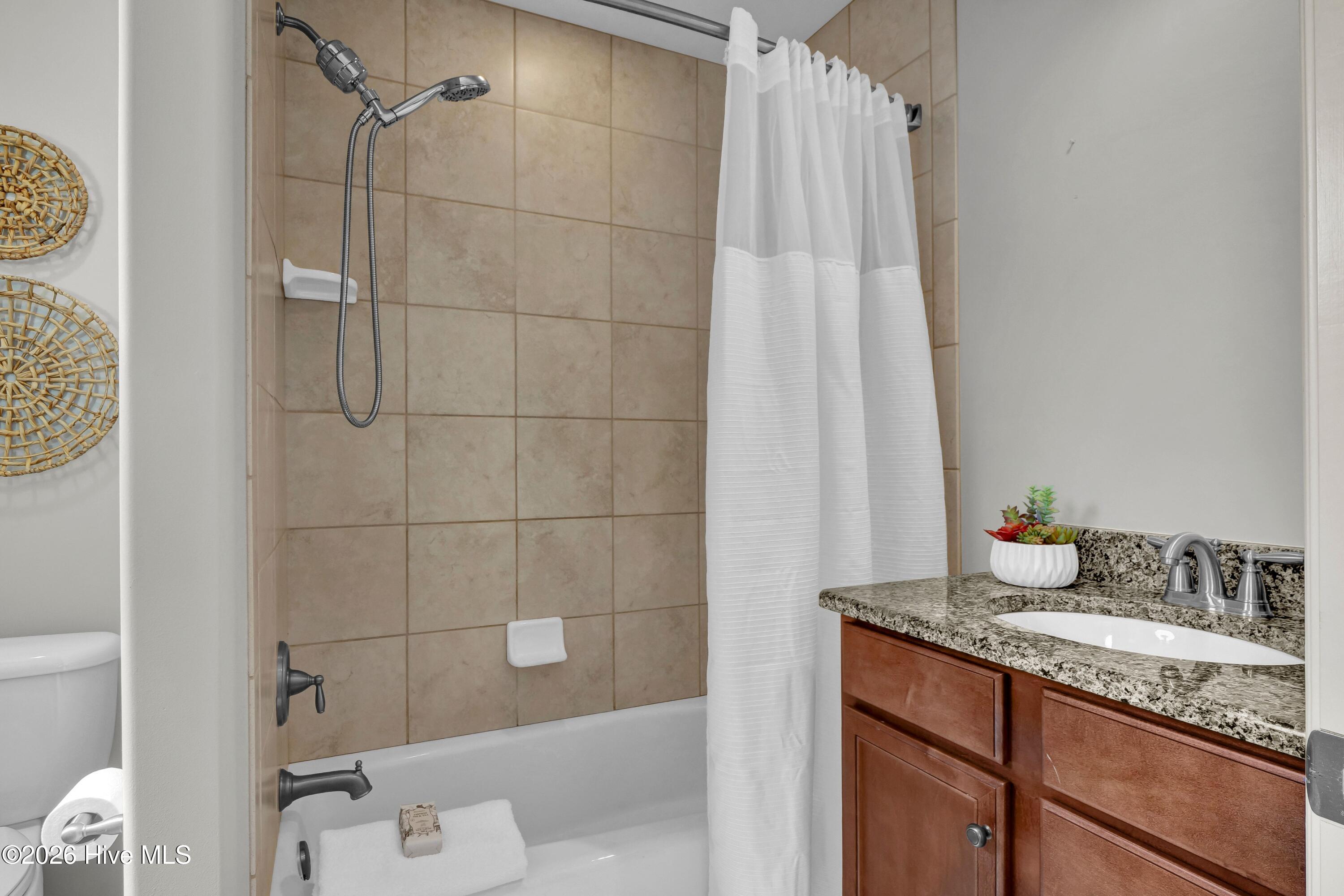 100560728 | Photo 19