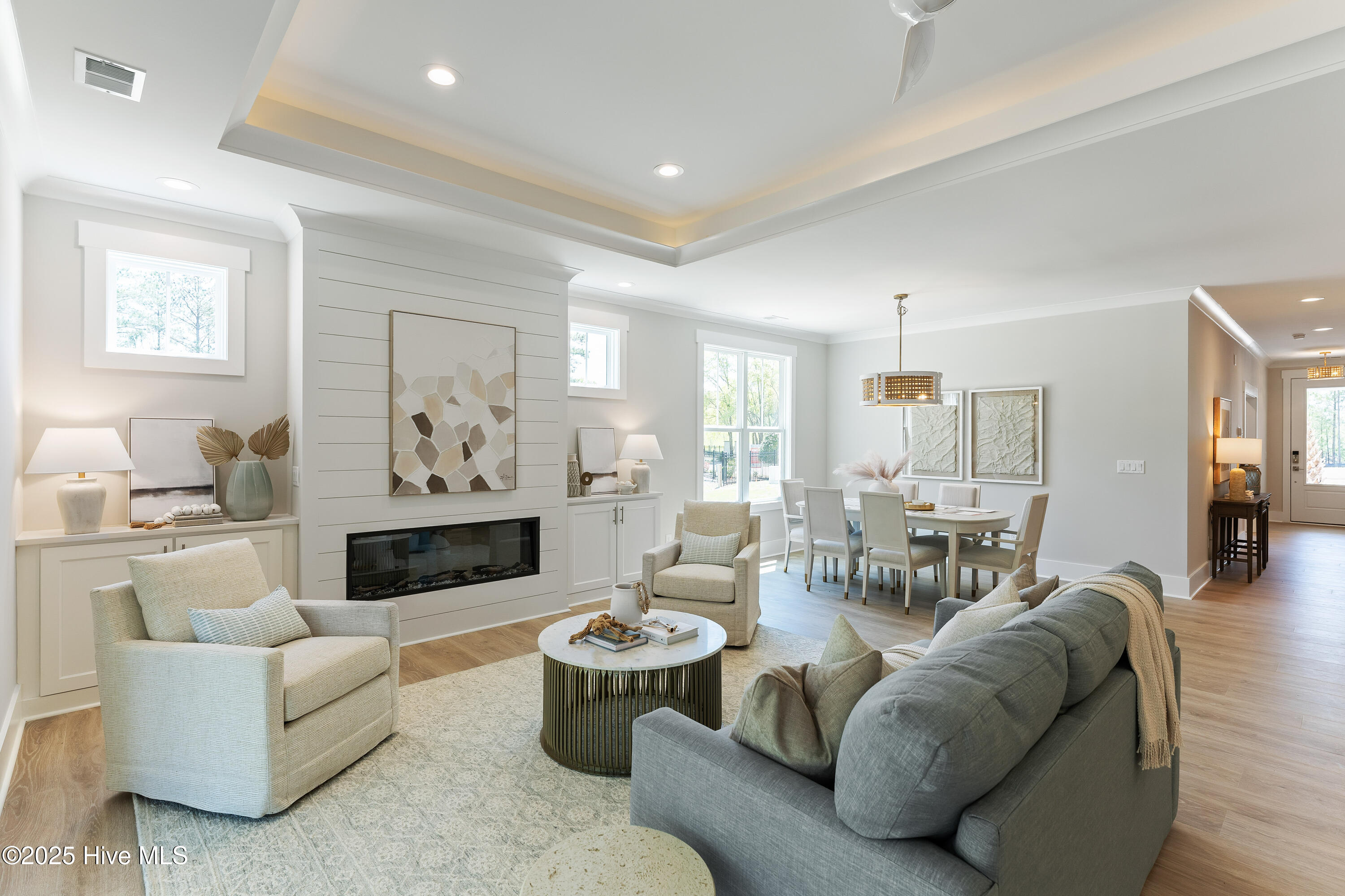 100547015 | Photo 24