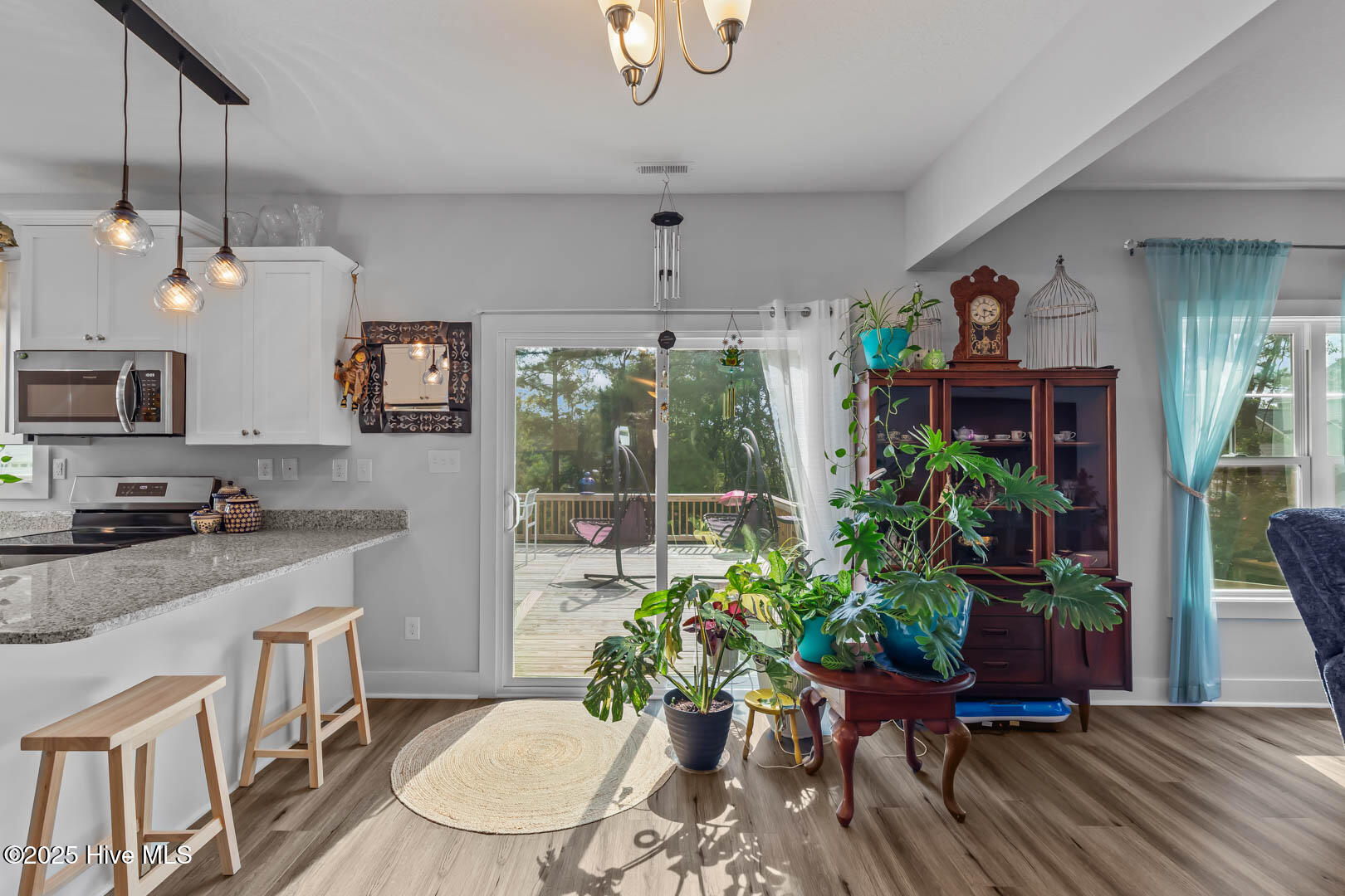 100544097 | Photo 24