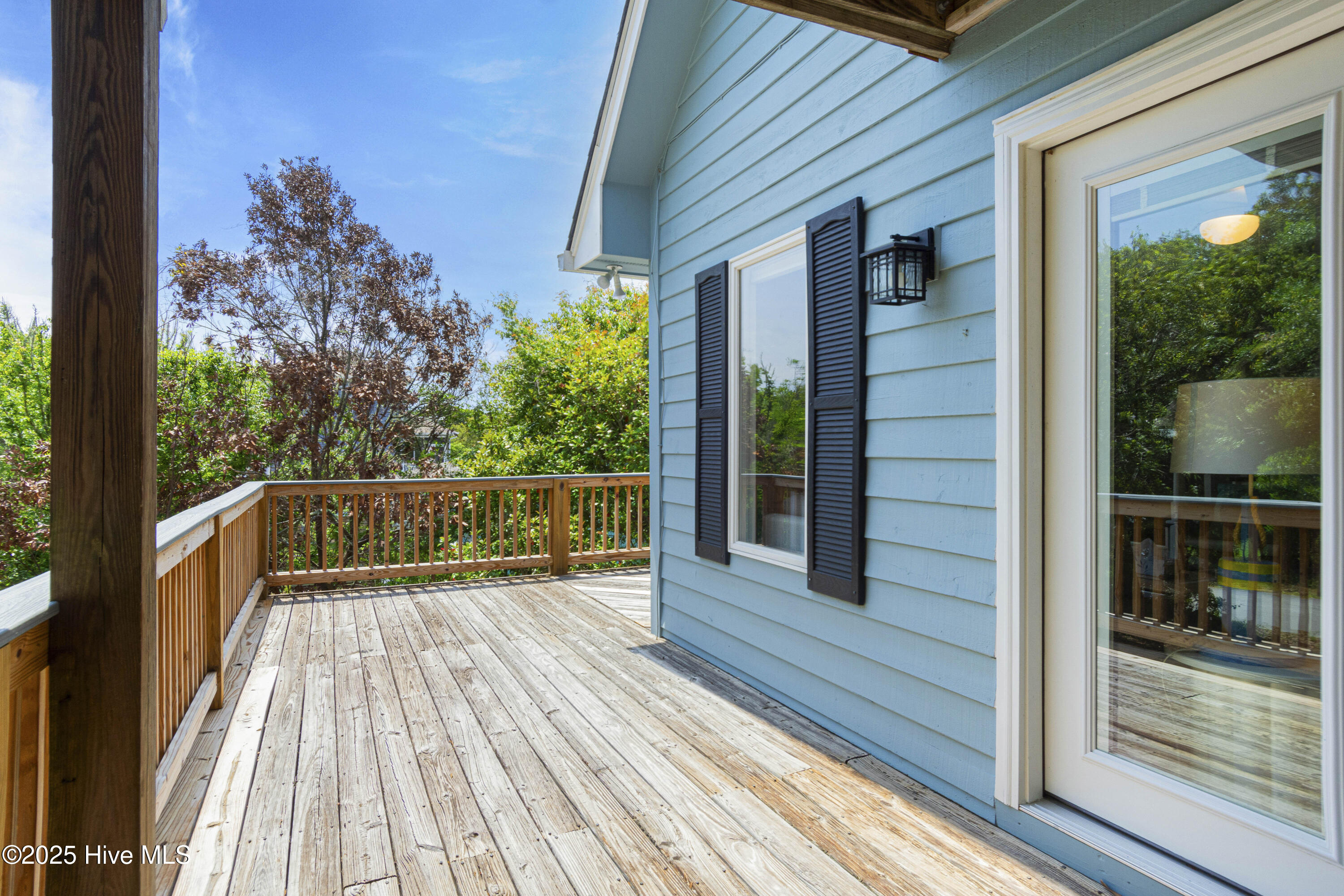 Homes for sale in Emerald Isle, NC | 127 Sand Castle Dr, Emerald Isle, NC 28594 | MLS# 100528210