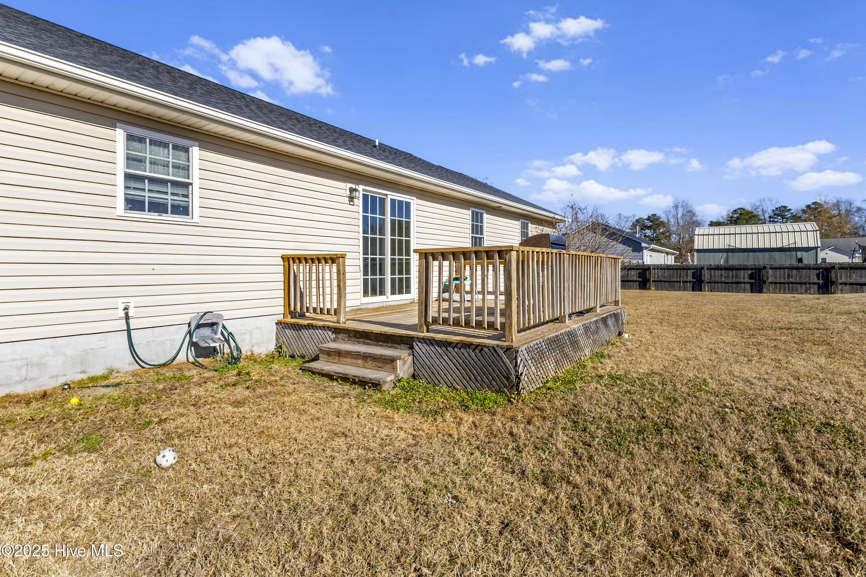 100545933 | Photo 36