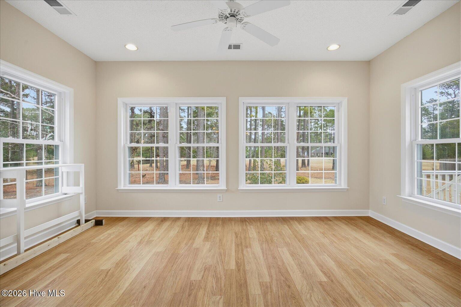 100553011 | Photo 16