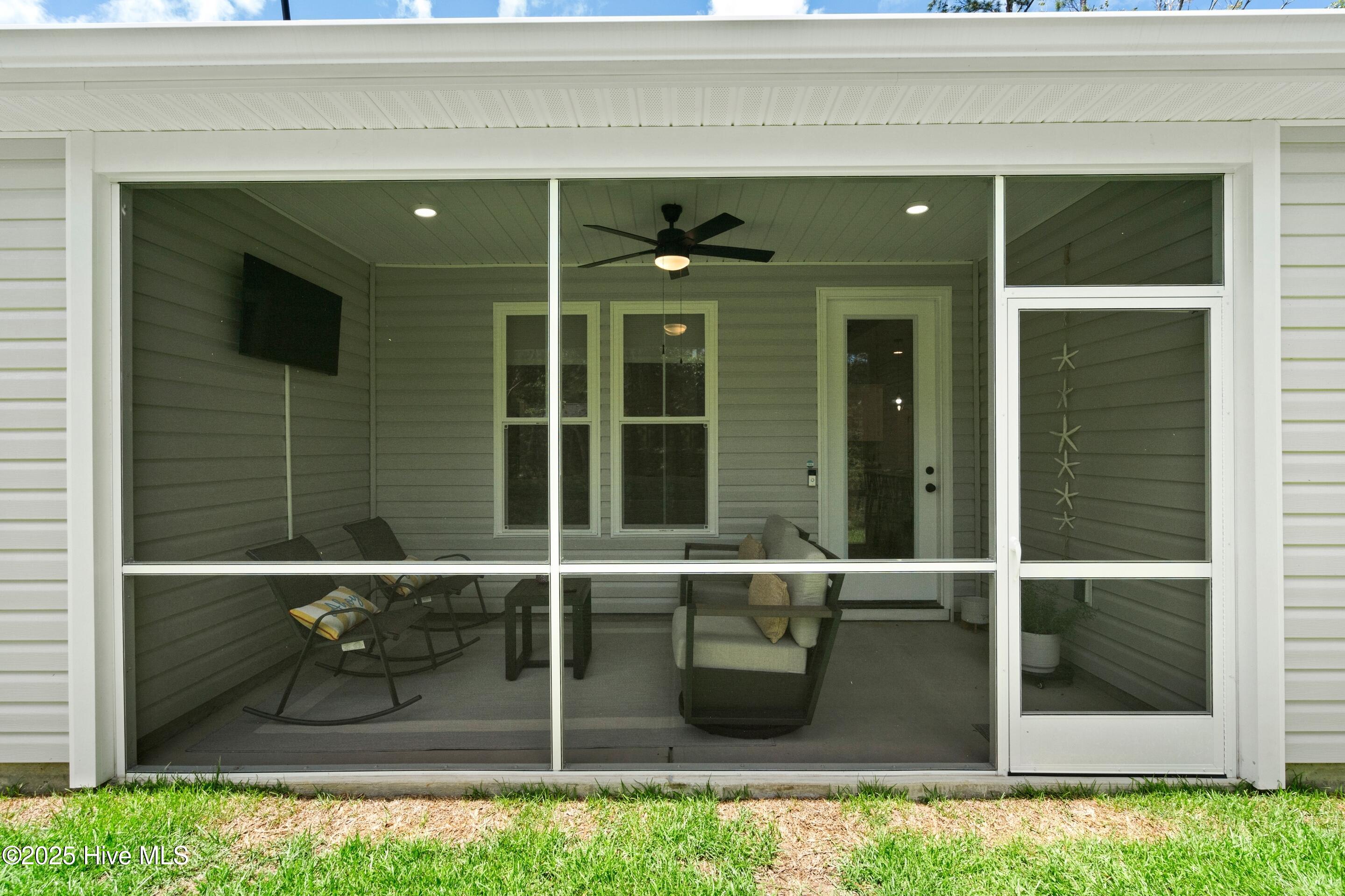 100516160 | Photo 24