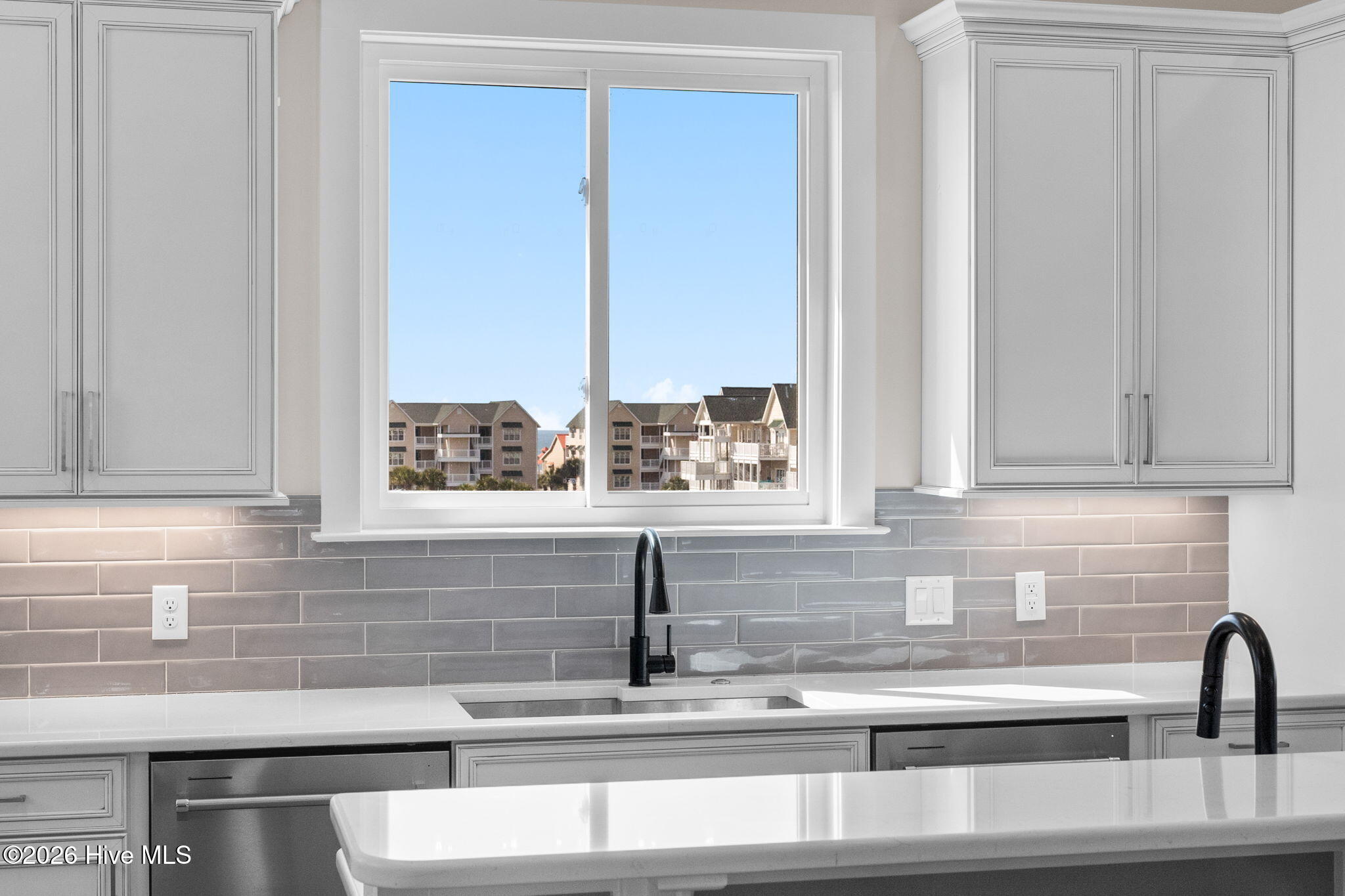 100564964 | Photo 16