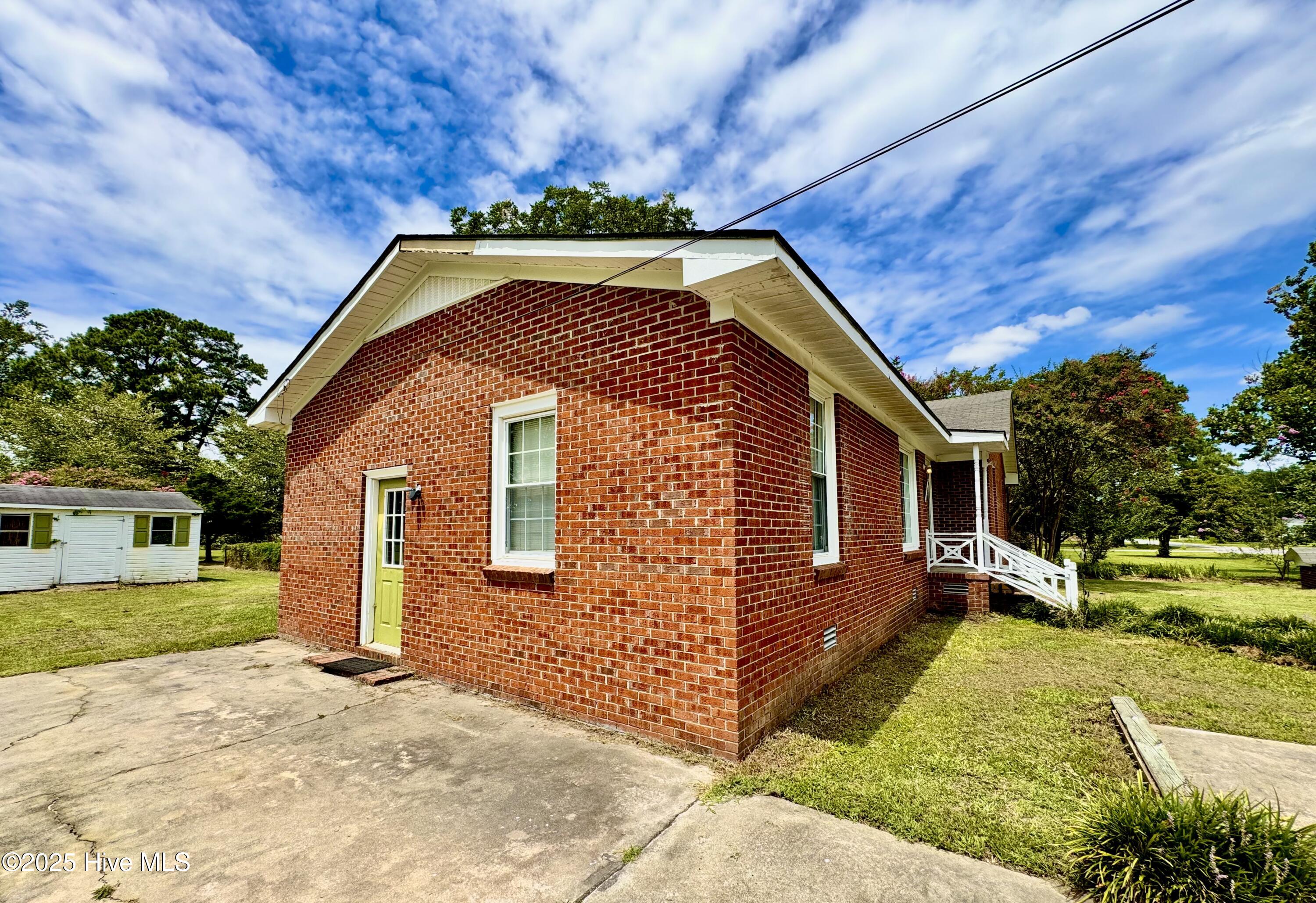Homes for sale in Kinston, NC | 414 Wheat St, Kinston, NC 28504 | MLS# 100523123