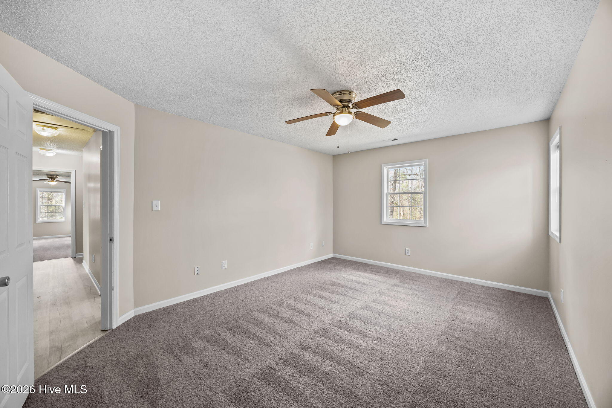 100556691 | Photo 30